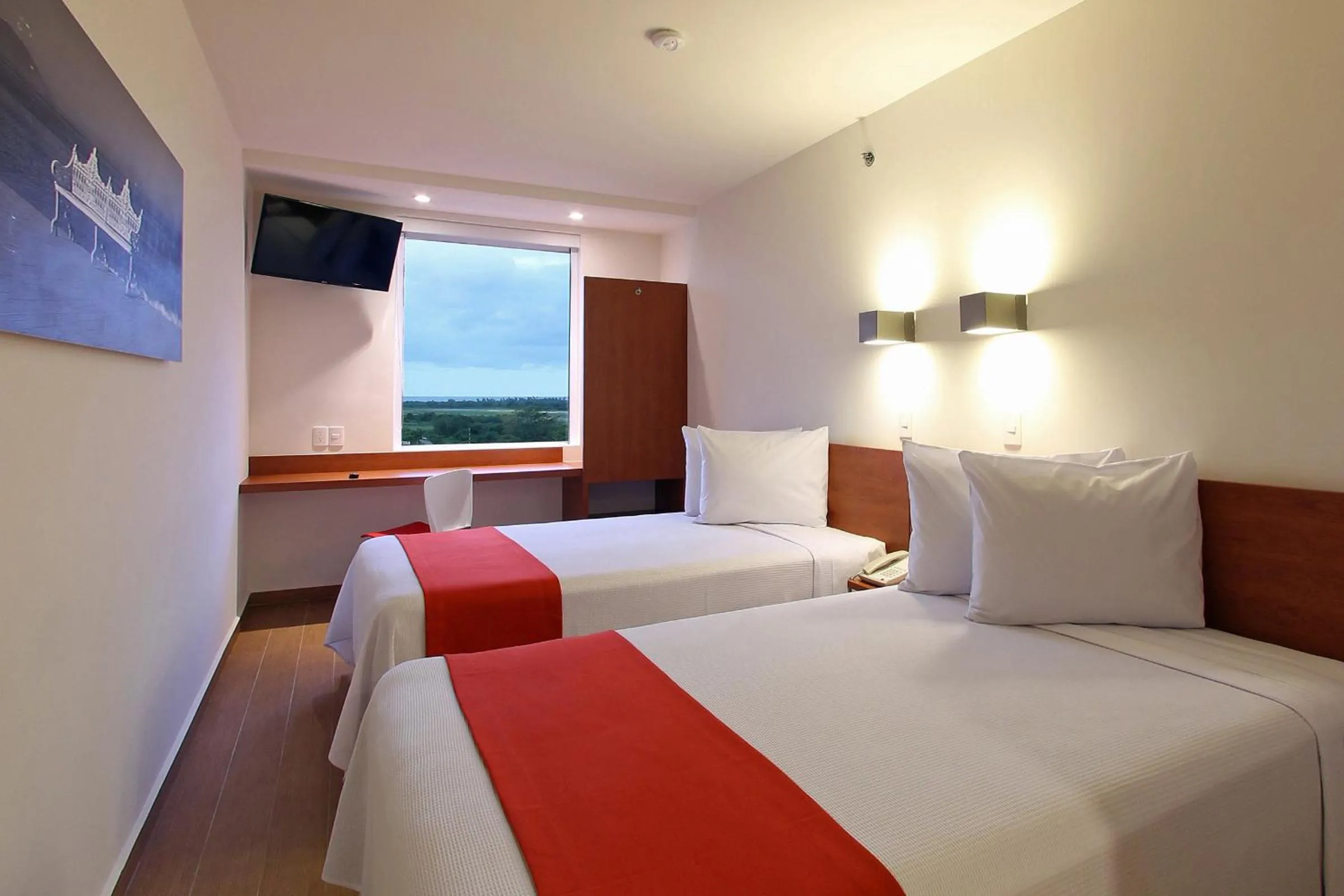 Photo of the whole room, Bed in One Puerto Vallarta Aeropuerto