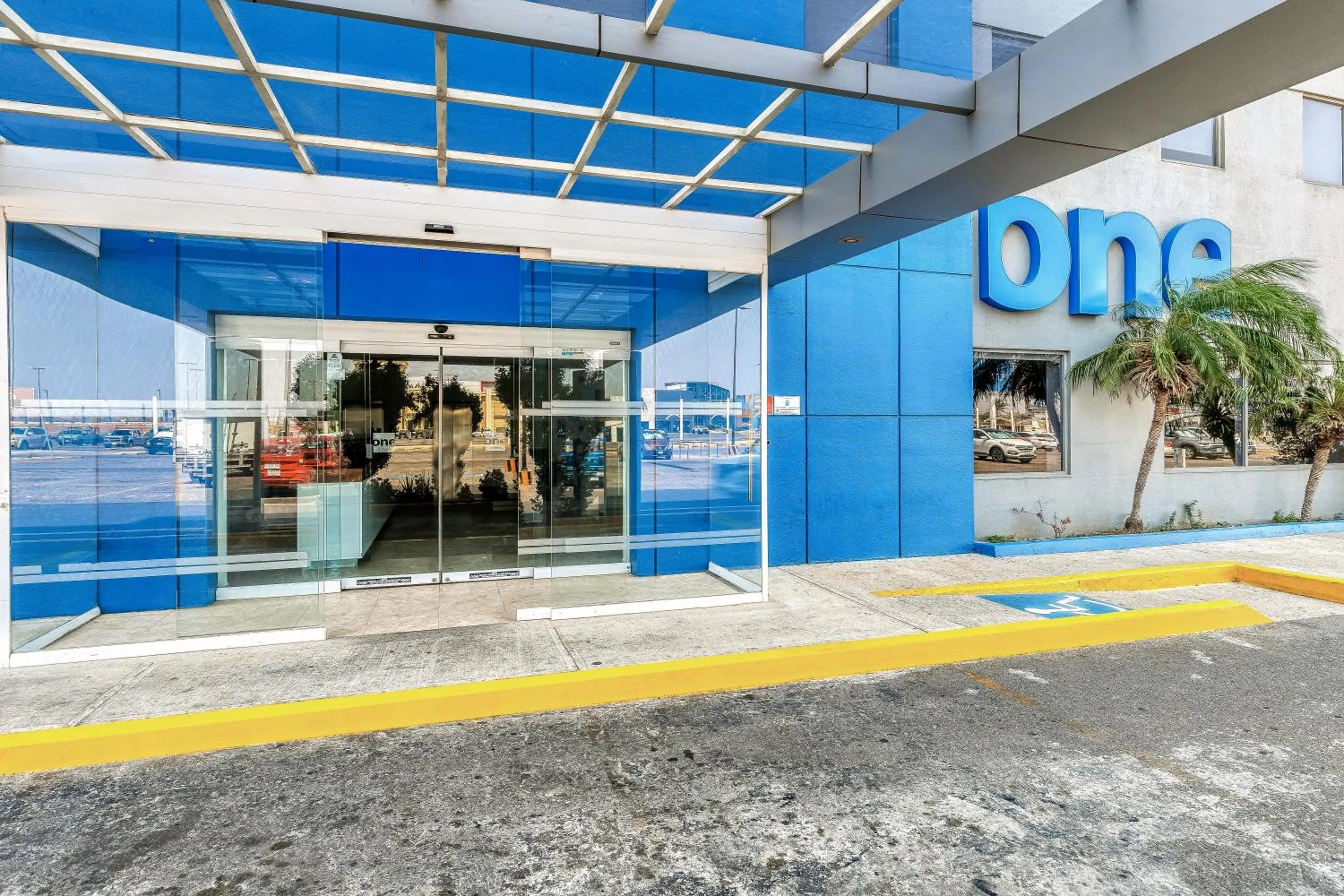 Property building in One Salina Cruz