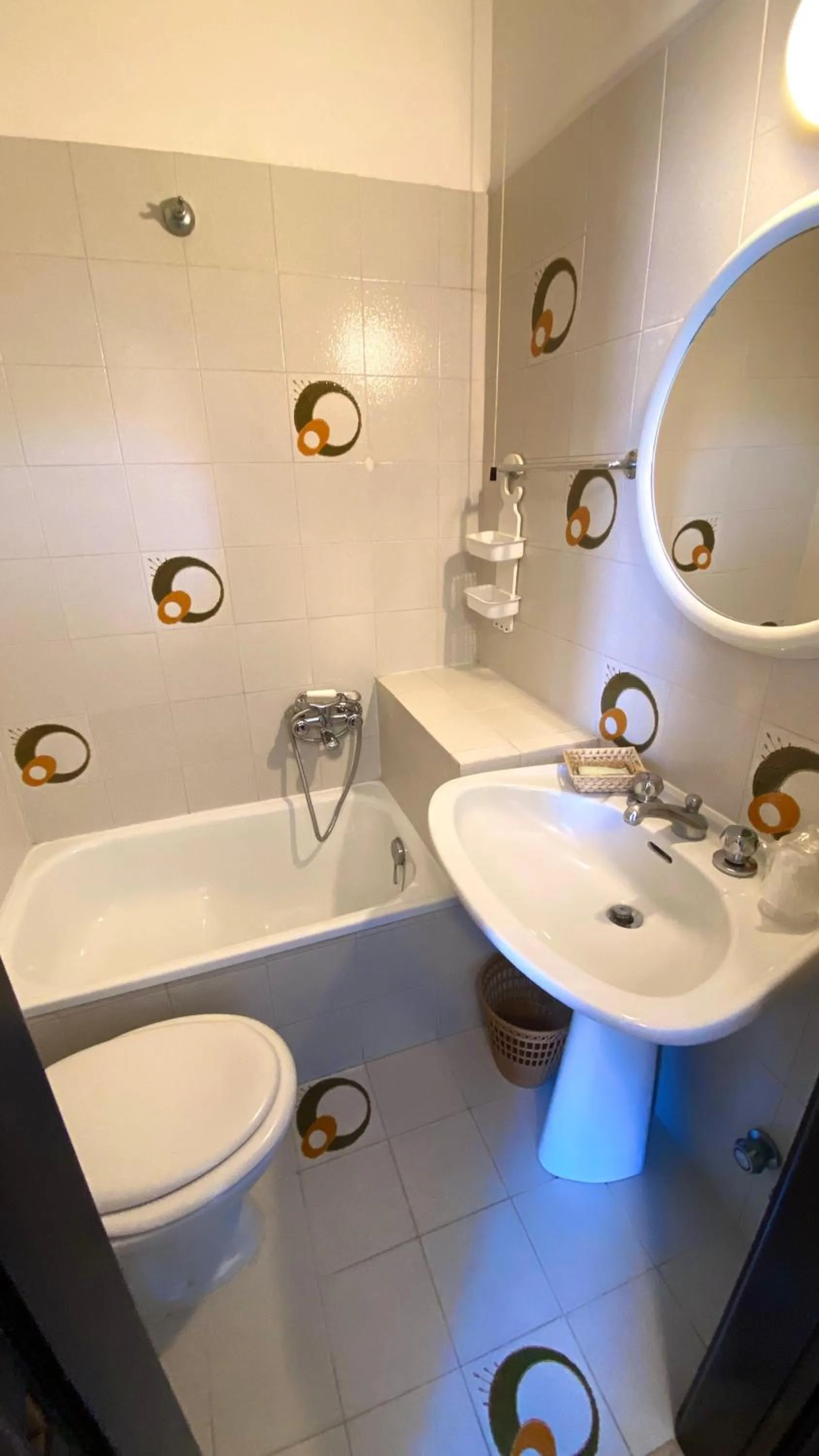 Shower in Umbria Green Central Rooms