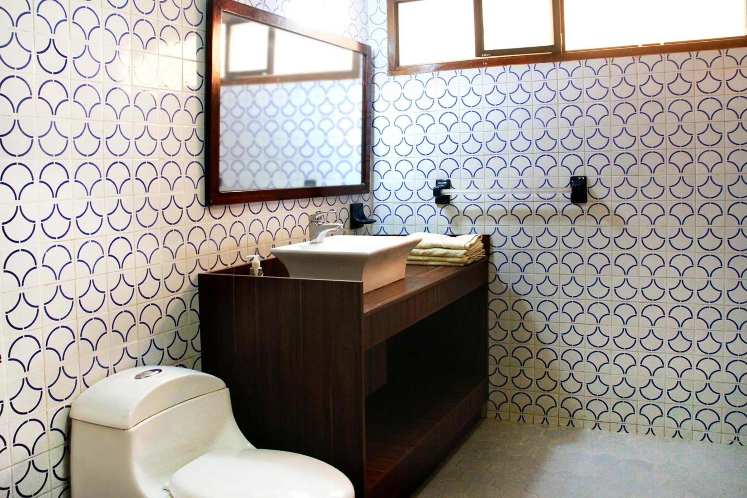 Bathroom in La Guaca Hostel Santa Marta