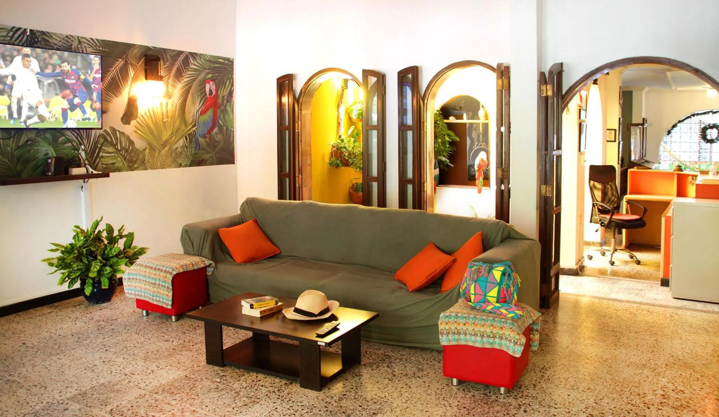 Living room in La Guaca Hostel Santa Marta