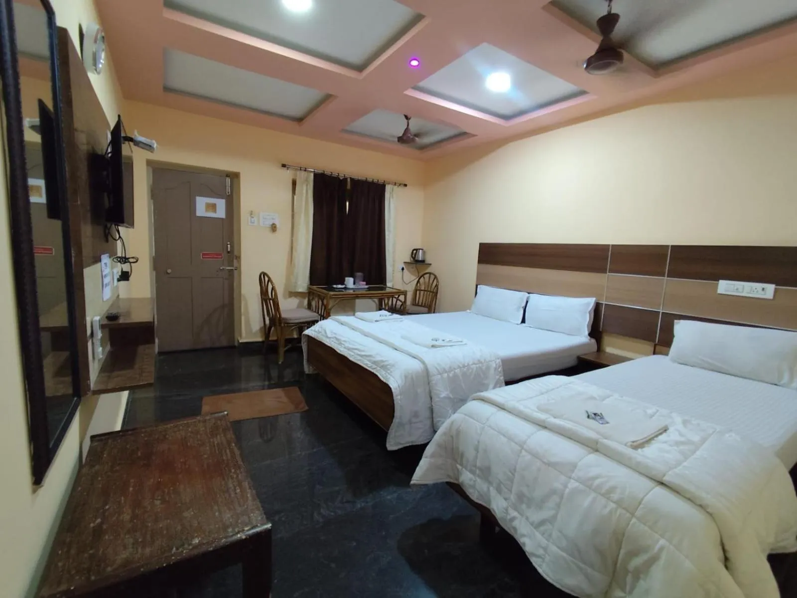 Bedroom, Bed in Sri Murugan Beach Paradise Hotel