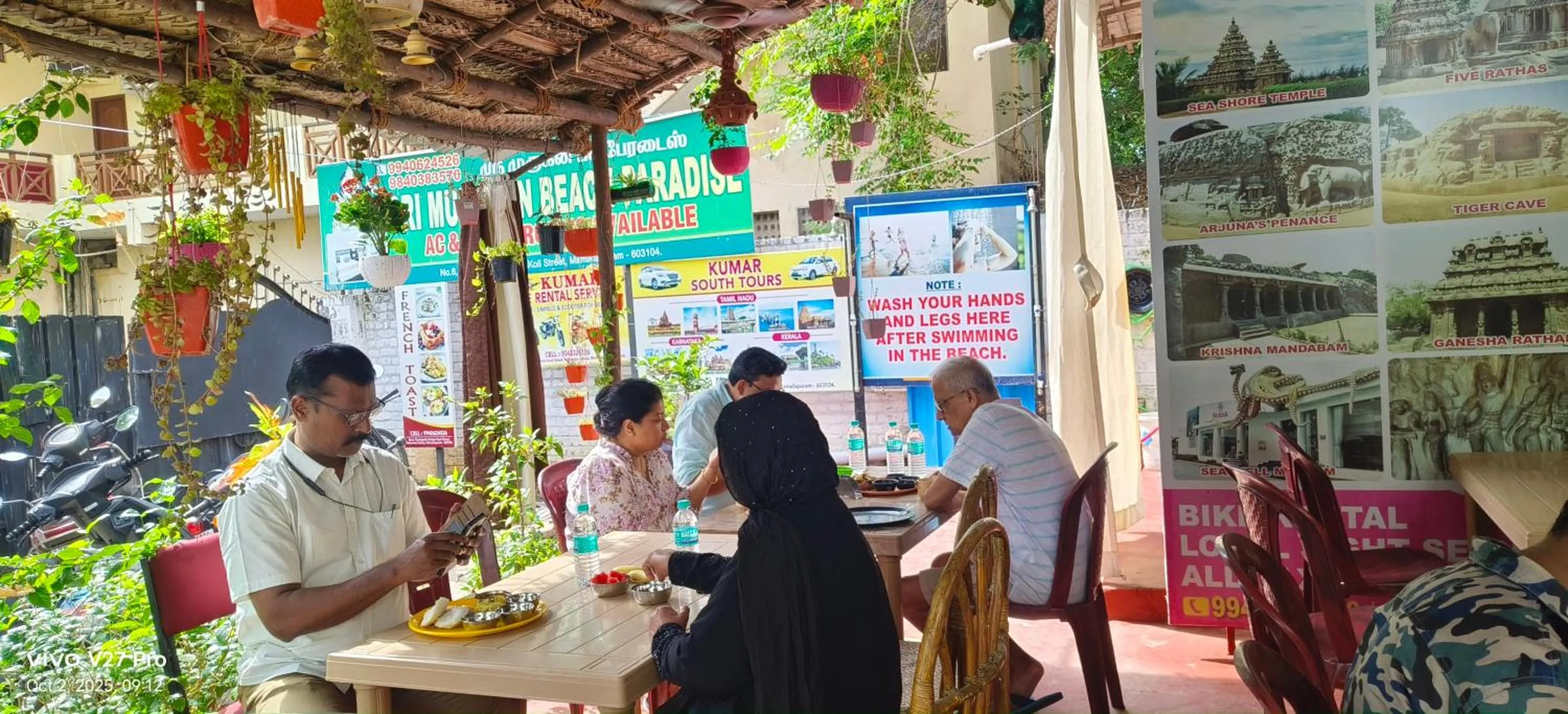 Restaurant/places to eat in Sri Murugan Beach Paradise Hotel