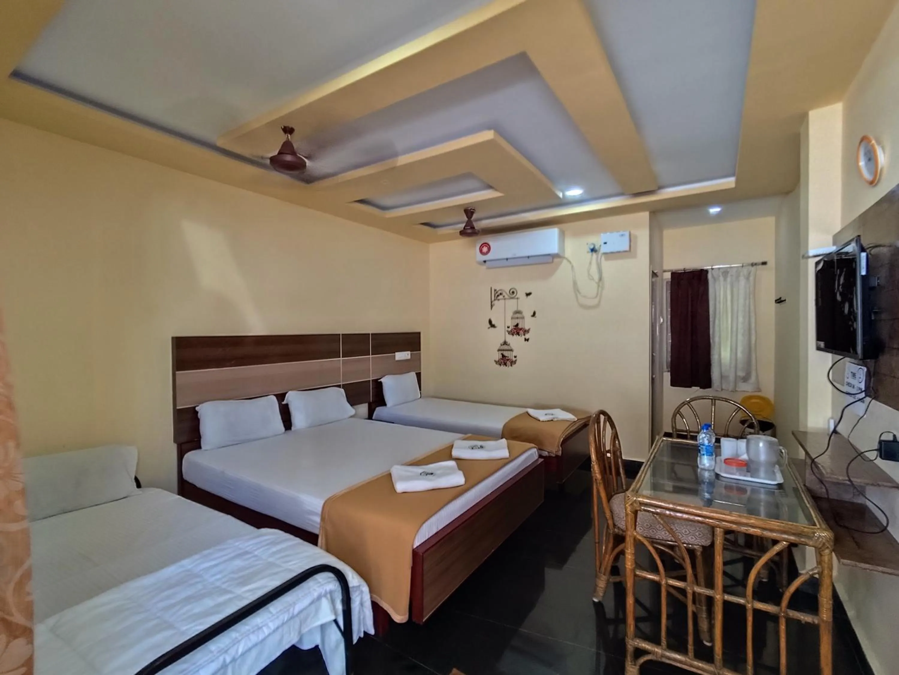 Bed in Sri Murugan Beach Paradise Hotel