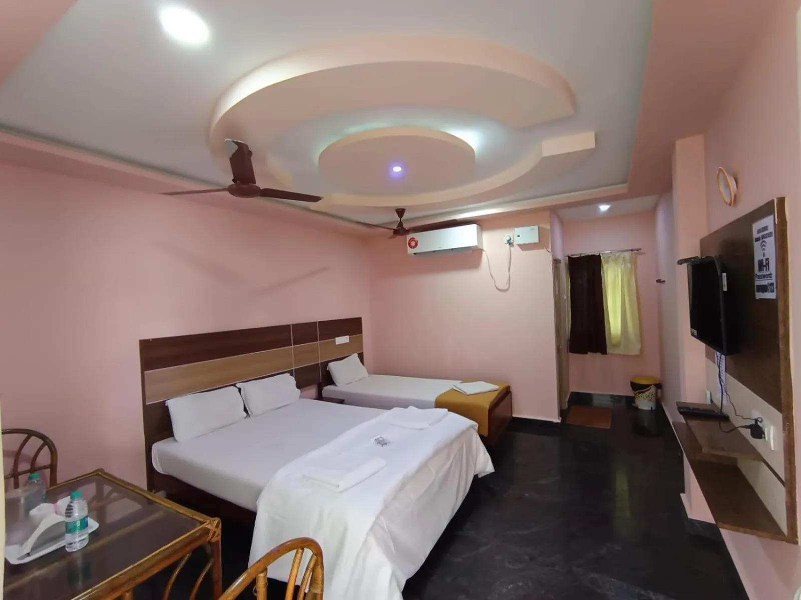 Bed in Sri Murugan Beach Paradise Hotel