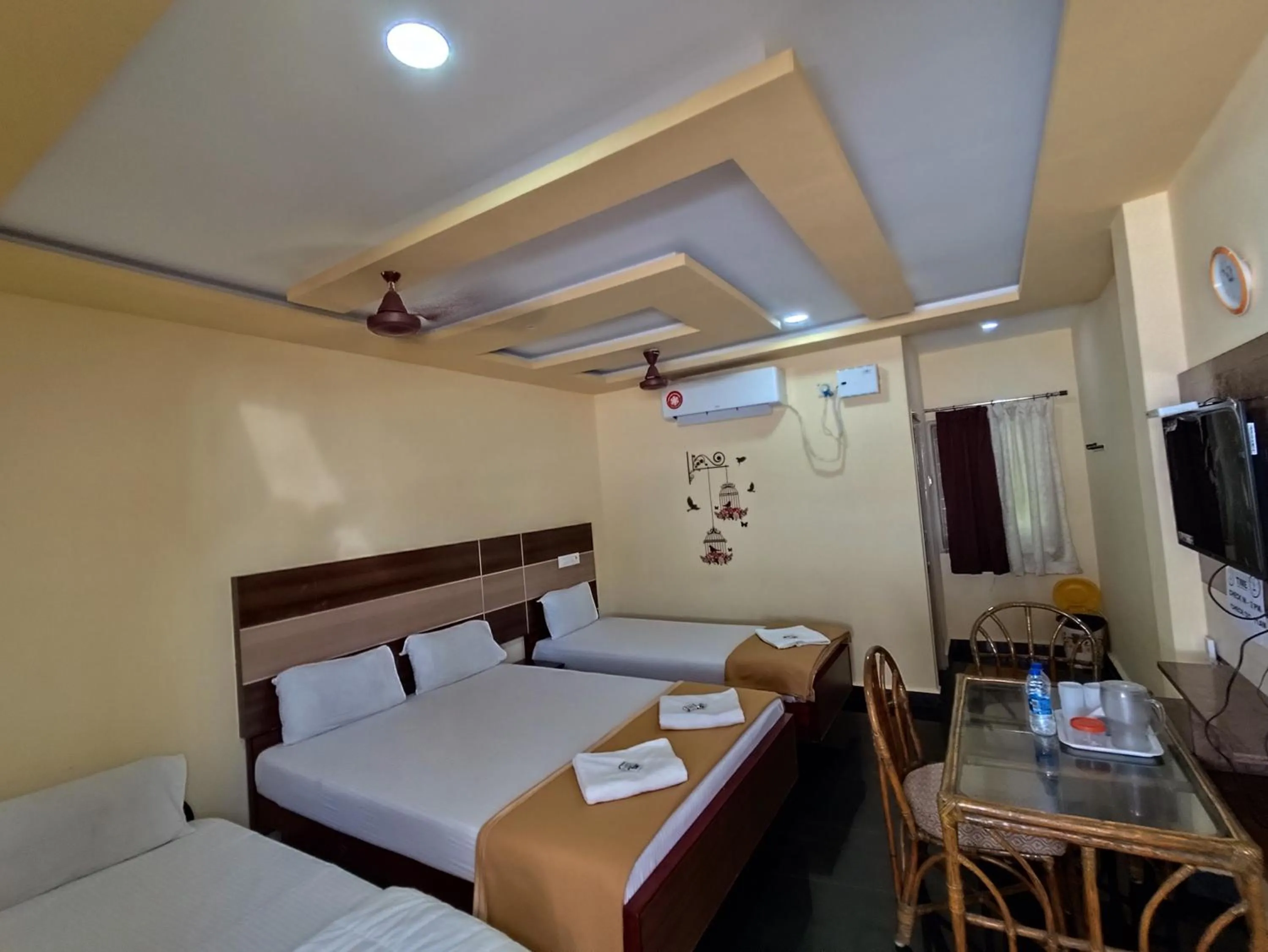 Bed in Sri Murugan Beach Paradise Hotel