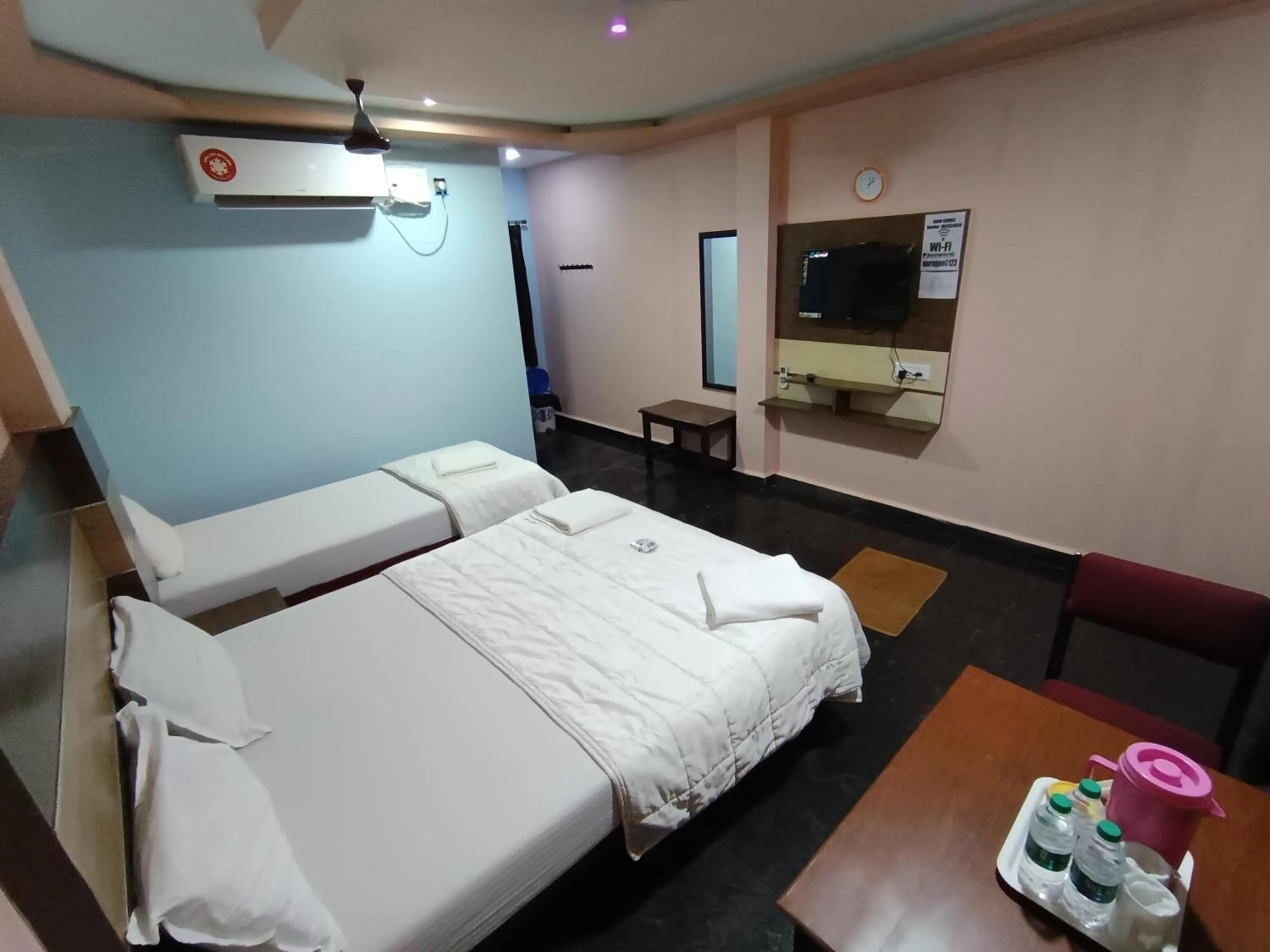 Bed in Sri Murugan Beach Paradise Hotel