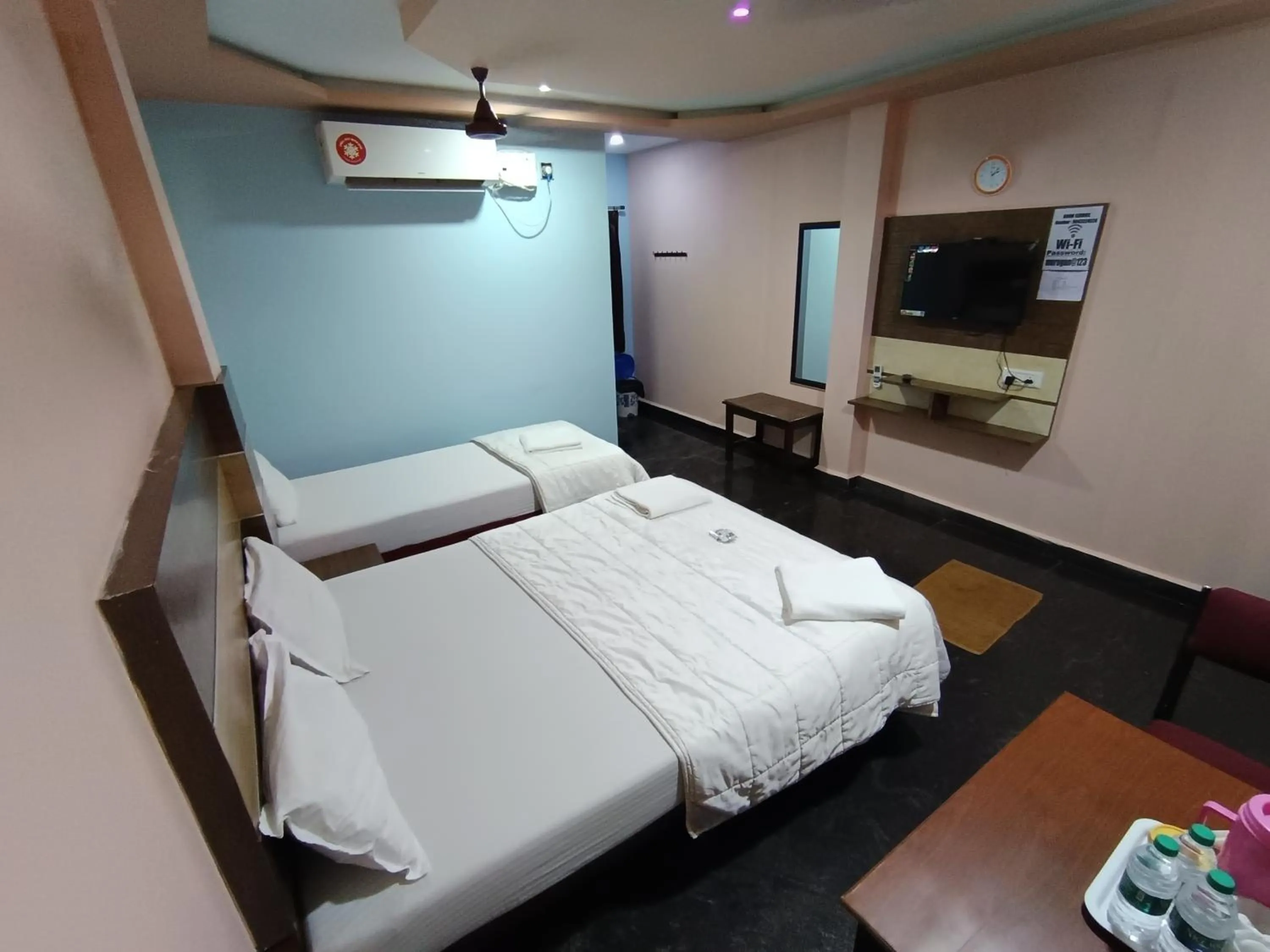 Bed in Sri Murugan Beach Paradise Hotel