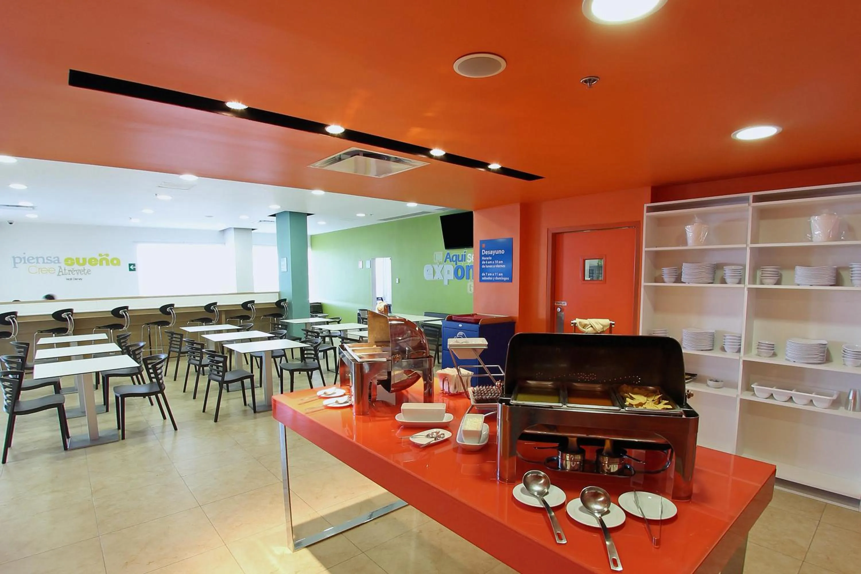 Restaurant/places to eat in One Queretaro Centro Sur