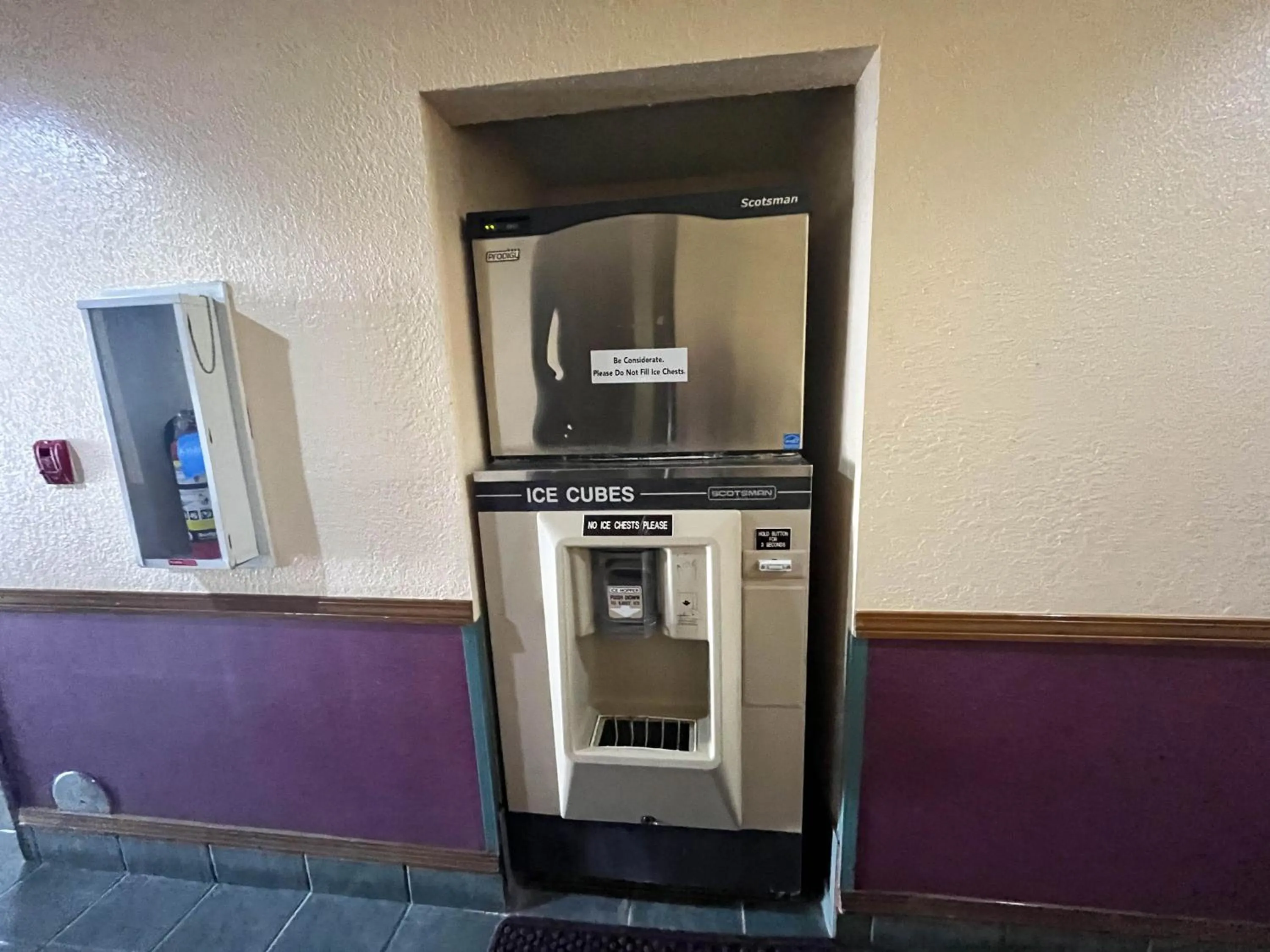 vending machine, Kitchen/Kitchenette in Super 8 by Wyndham Deming NM