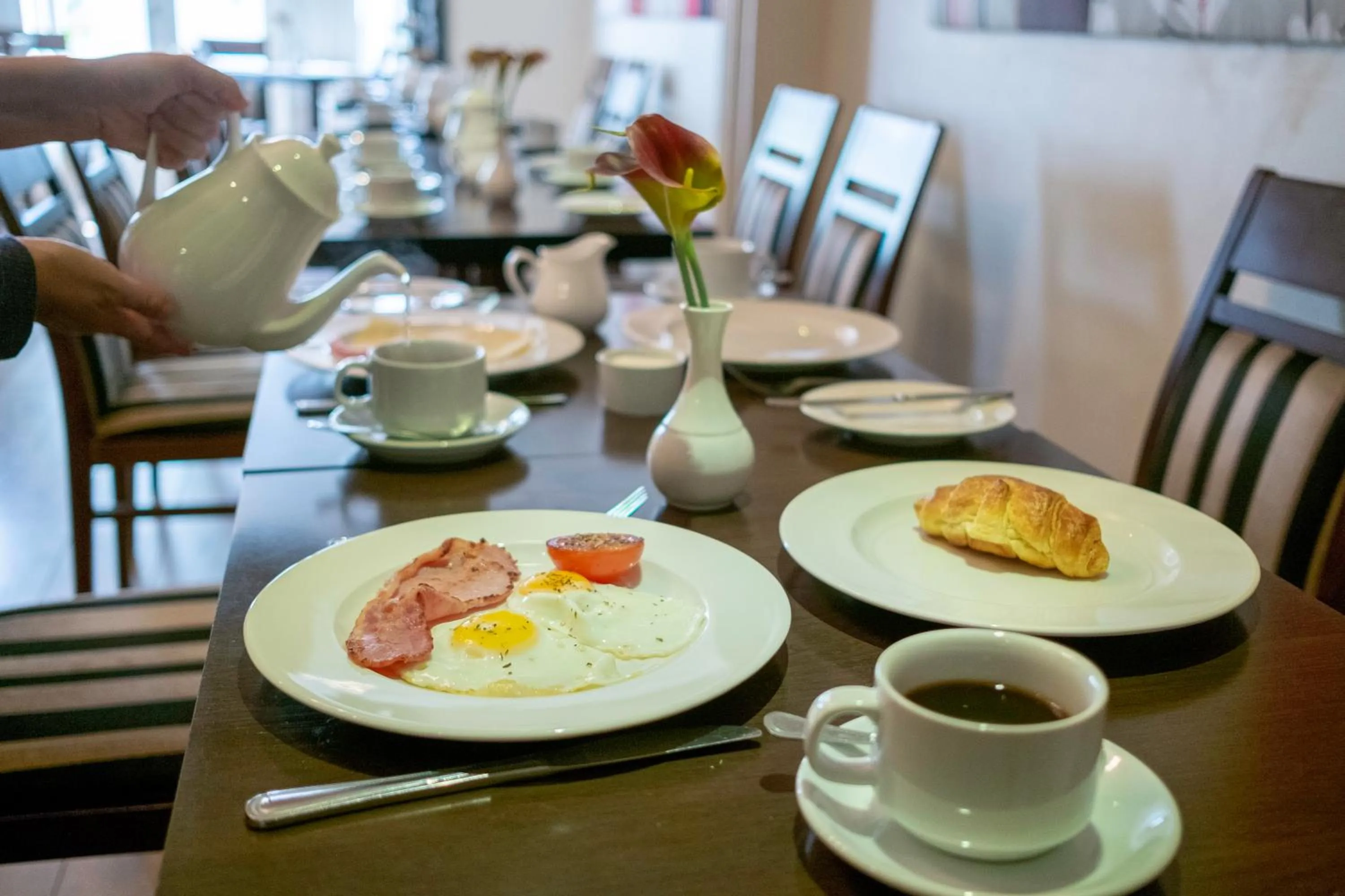 Breakfast in London Lodge Hotel