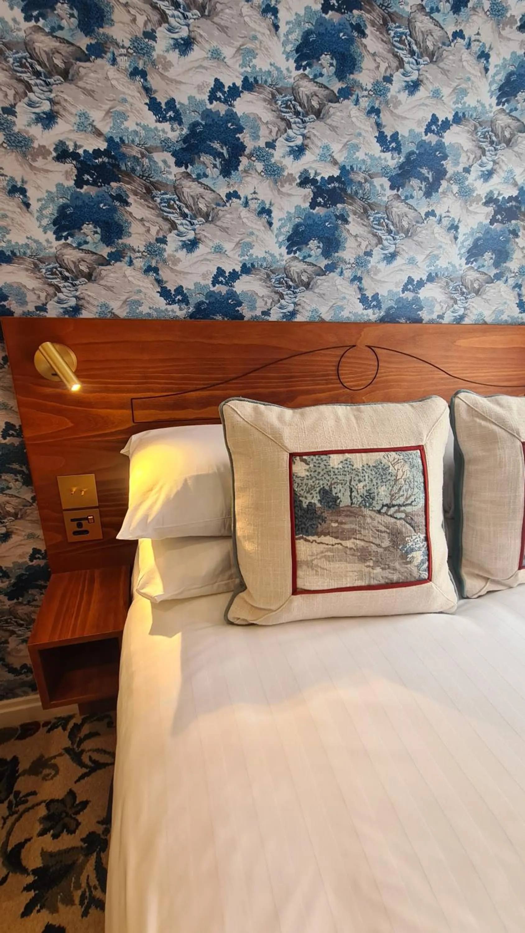 Bedroom, Bed in London Lodge Hotel