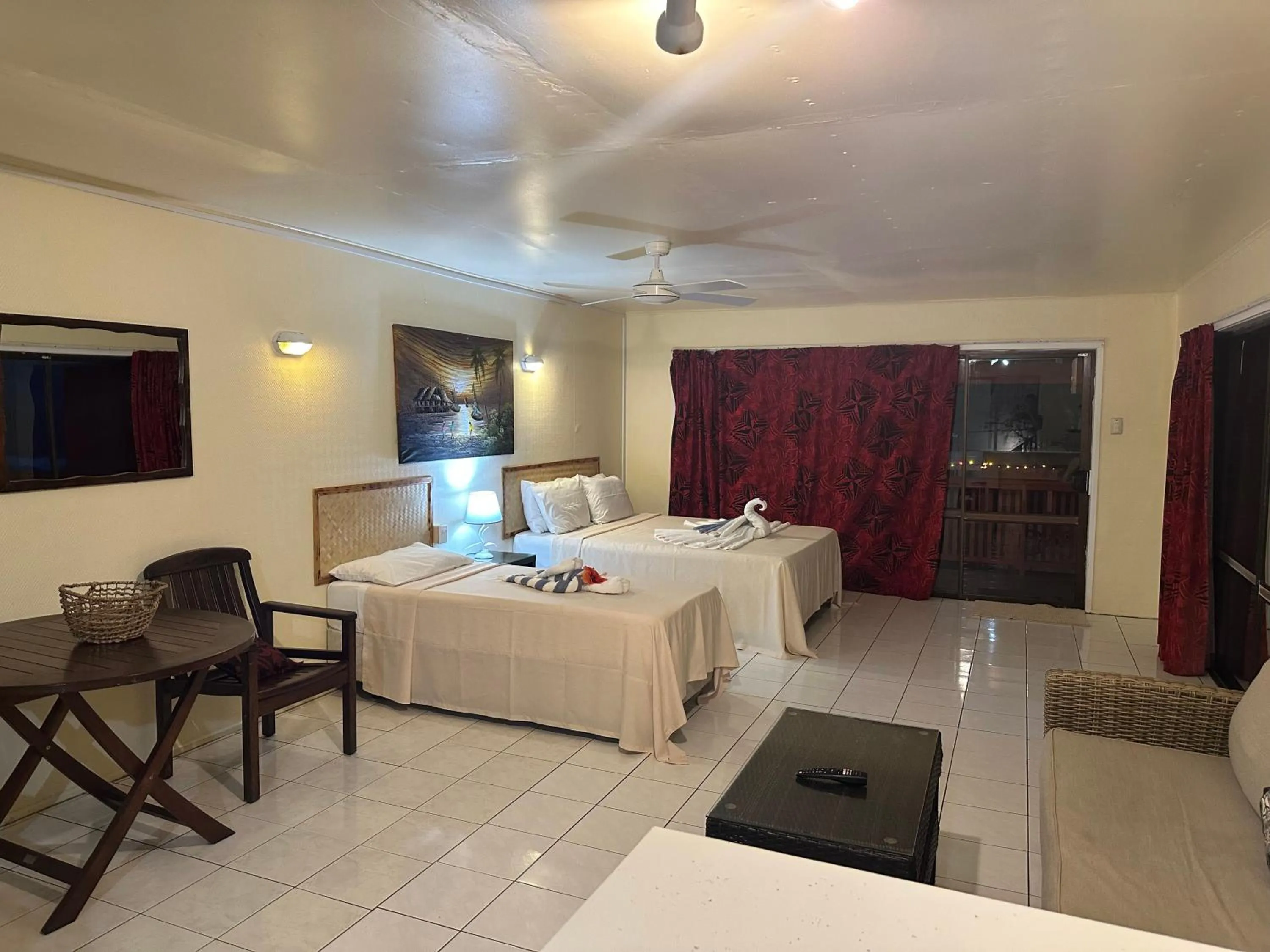 Bed in Kiikii Inn & Suites