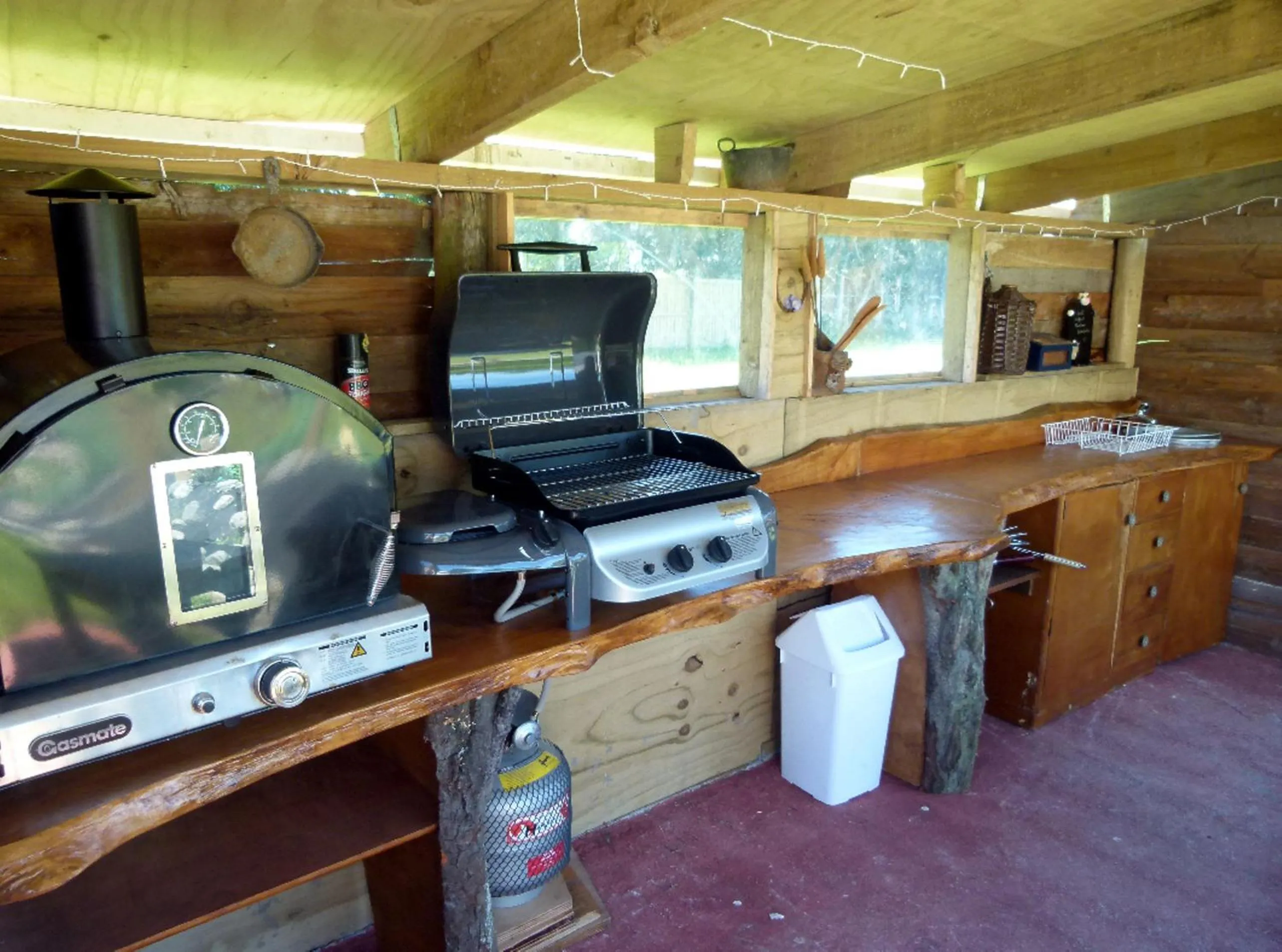BBQ facilities in Wacky Stays - unique farm-stay glamping rentals, FREE animal feeding tours