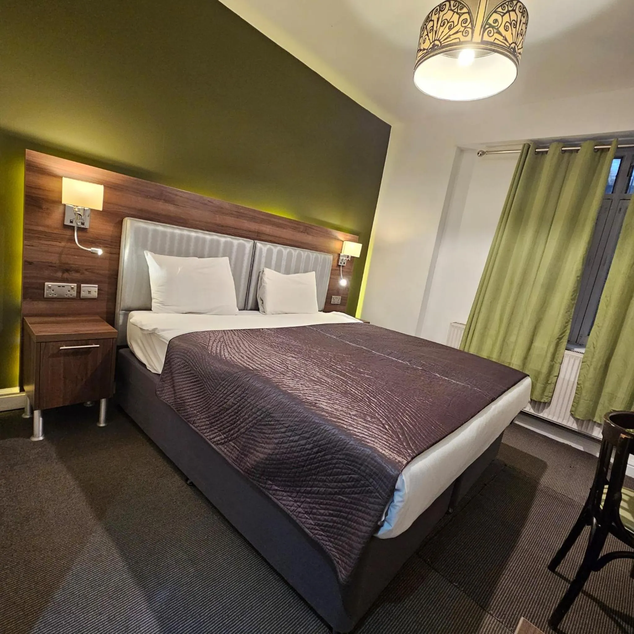 Bed in Chelsea House Hotel - B&B