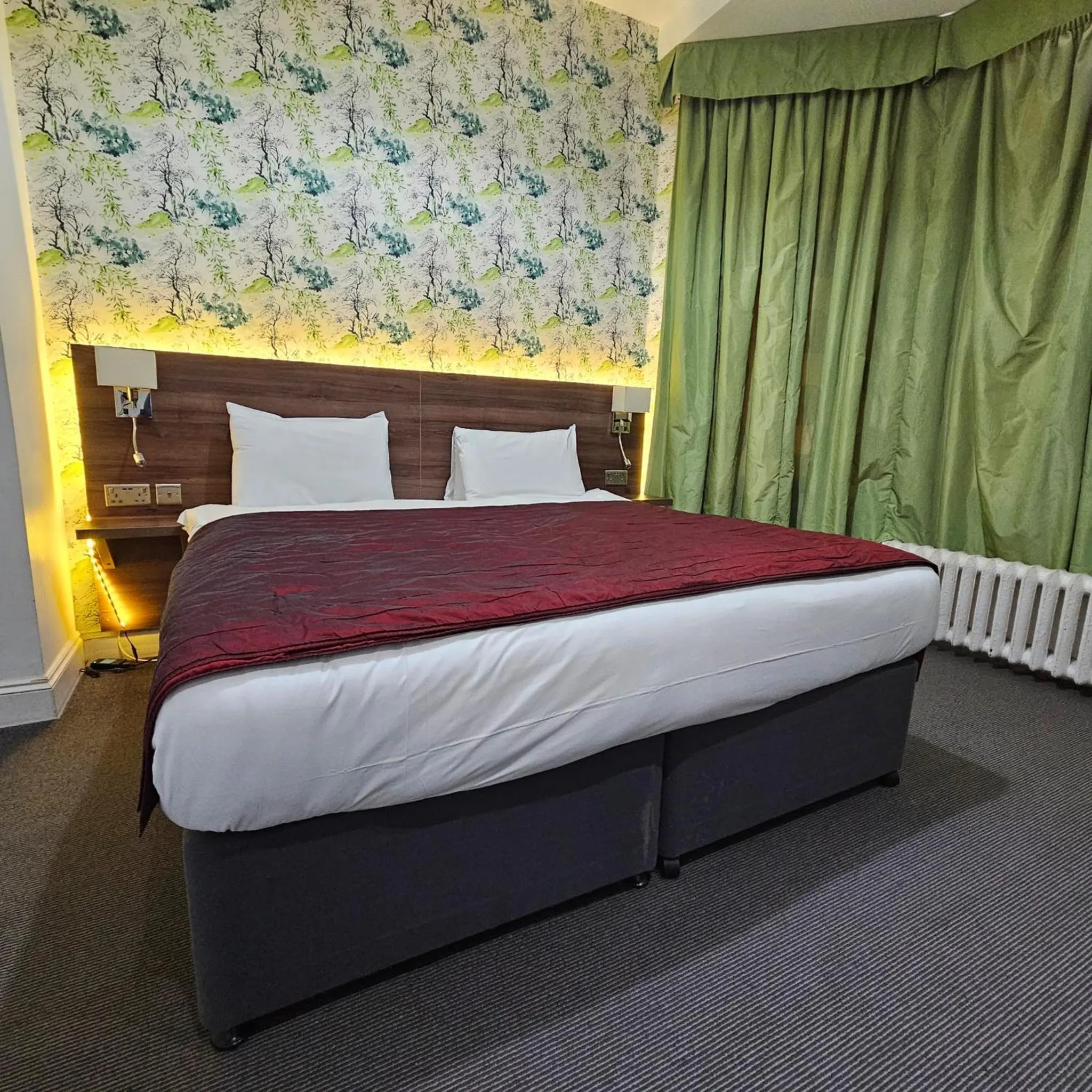 Bed in Chelsea House Hotel - B&B