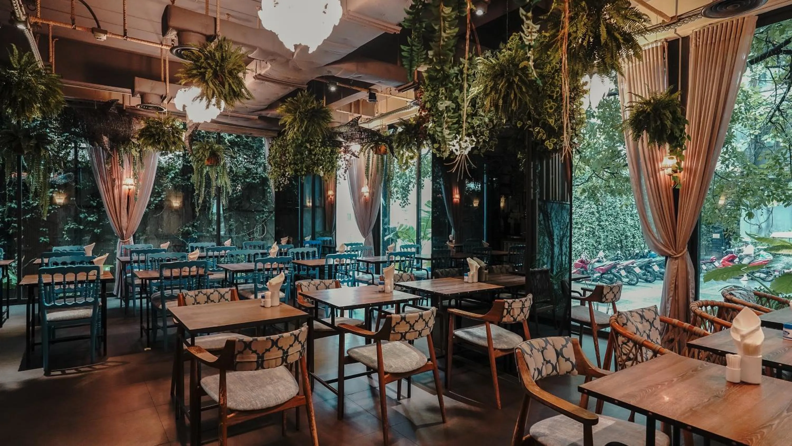 Restaurant/places to eat in Sugar Marina Hotel-SURF-Kata Beach