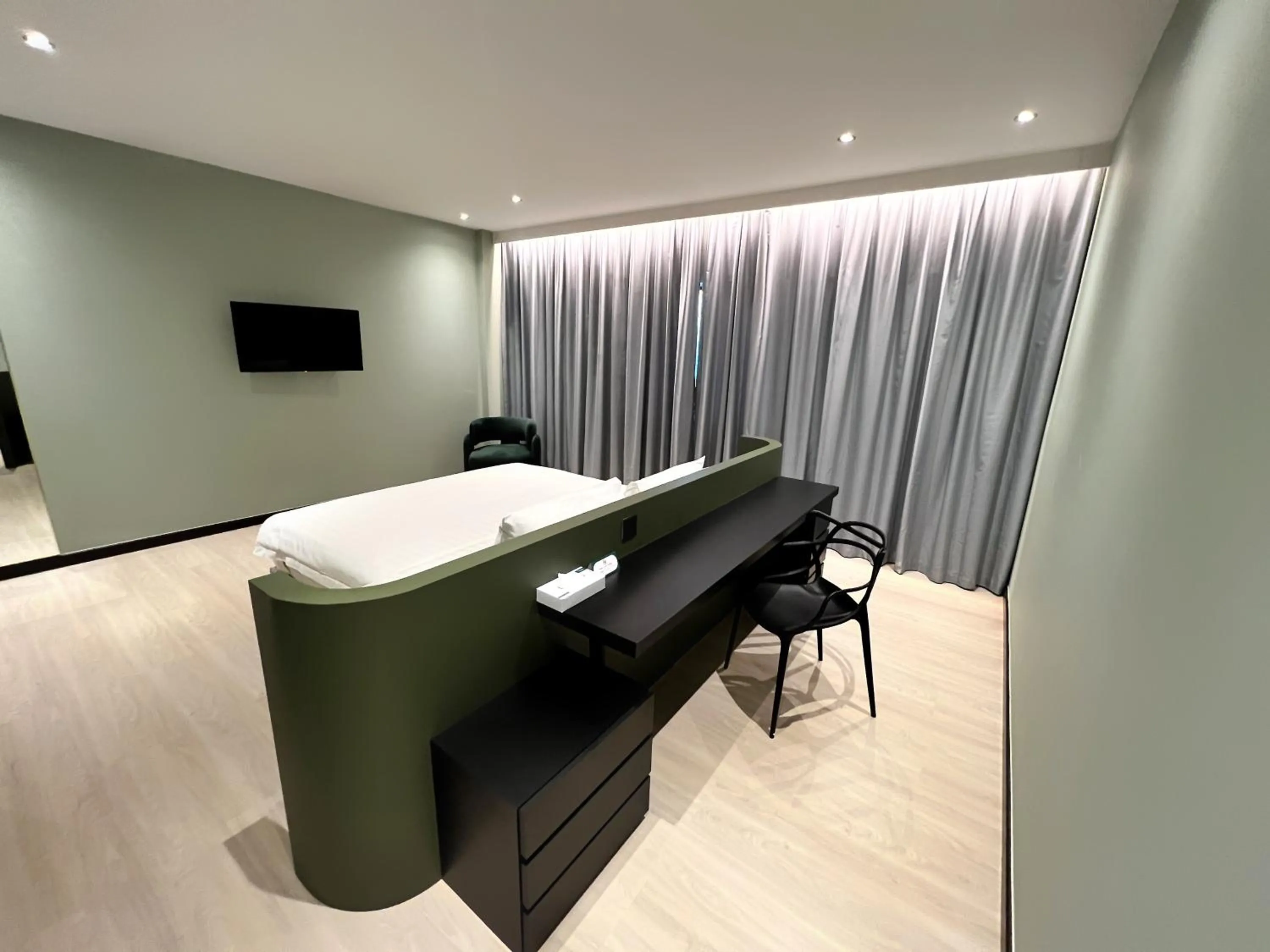 Living room in Crystal Crown Hotel Kuala Lumpur