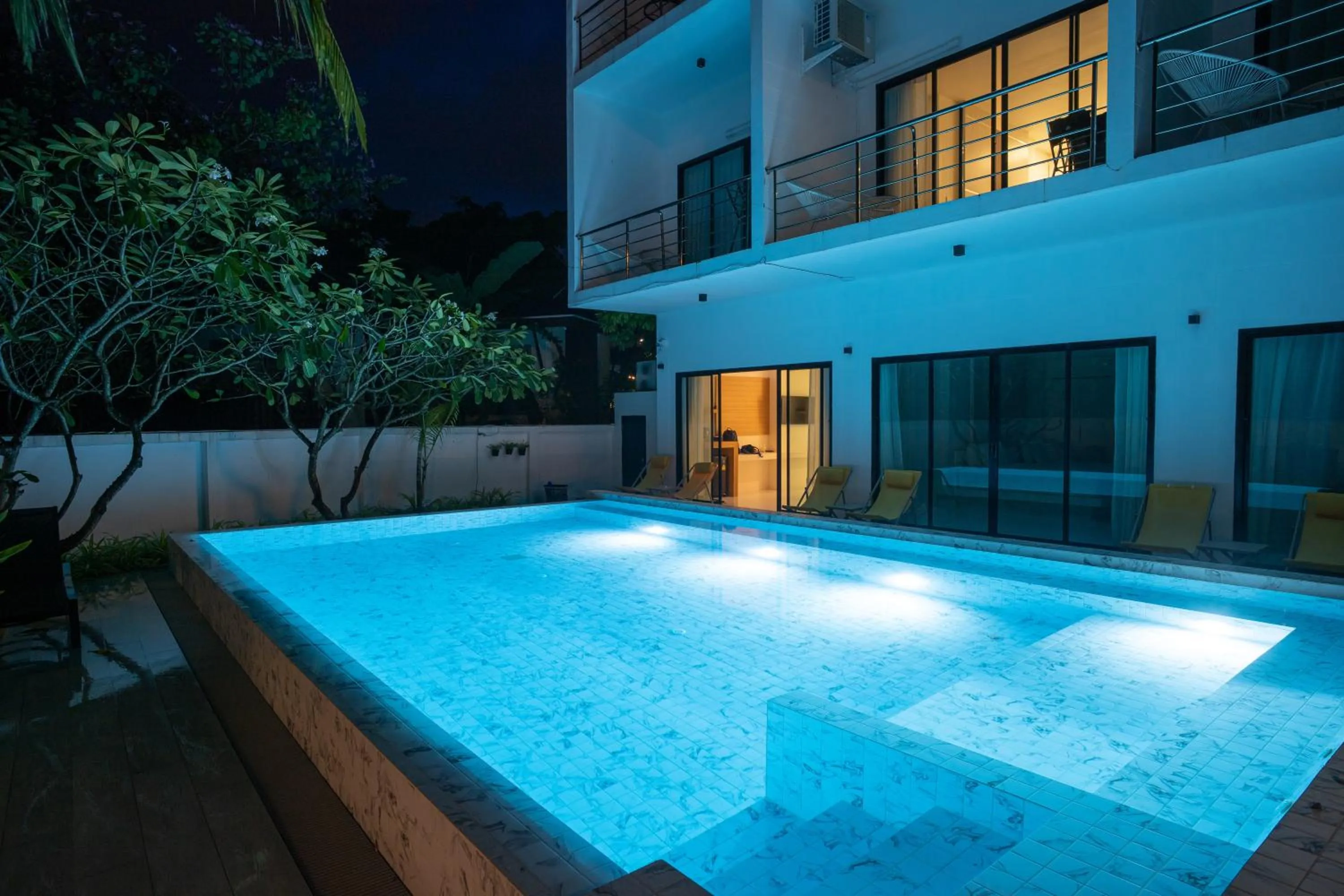 Ton Sai Tropical Phi Phi Island