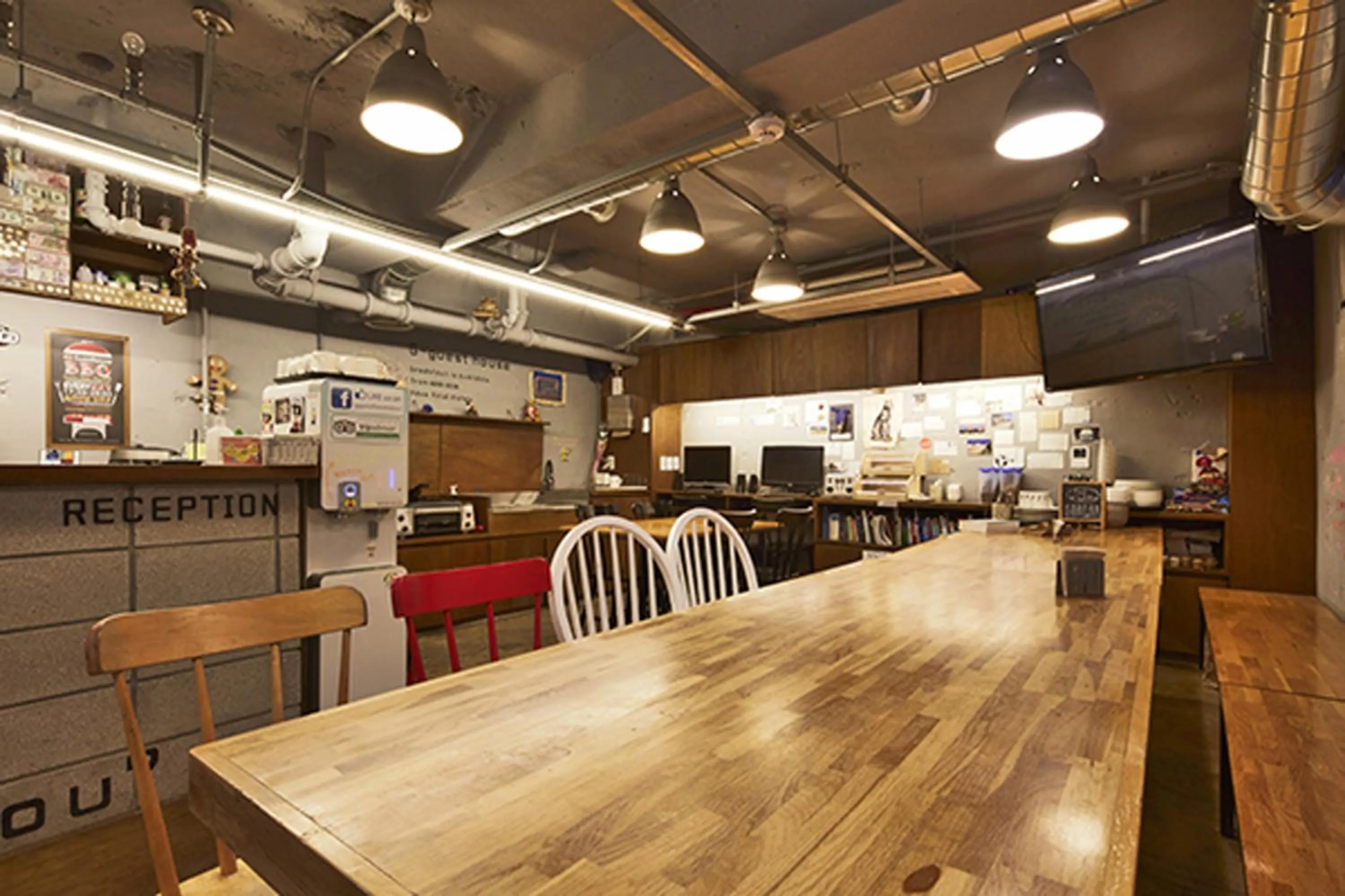 Communal lounge/ TV room in G Guesthouse Itaewon In Seoul