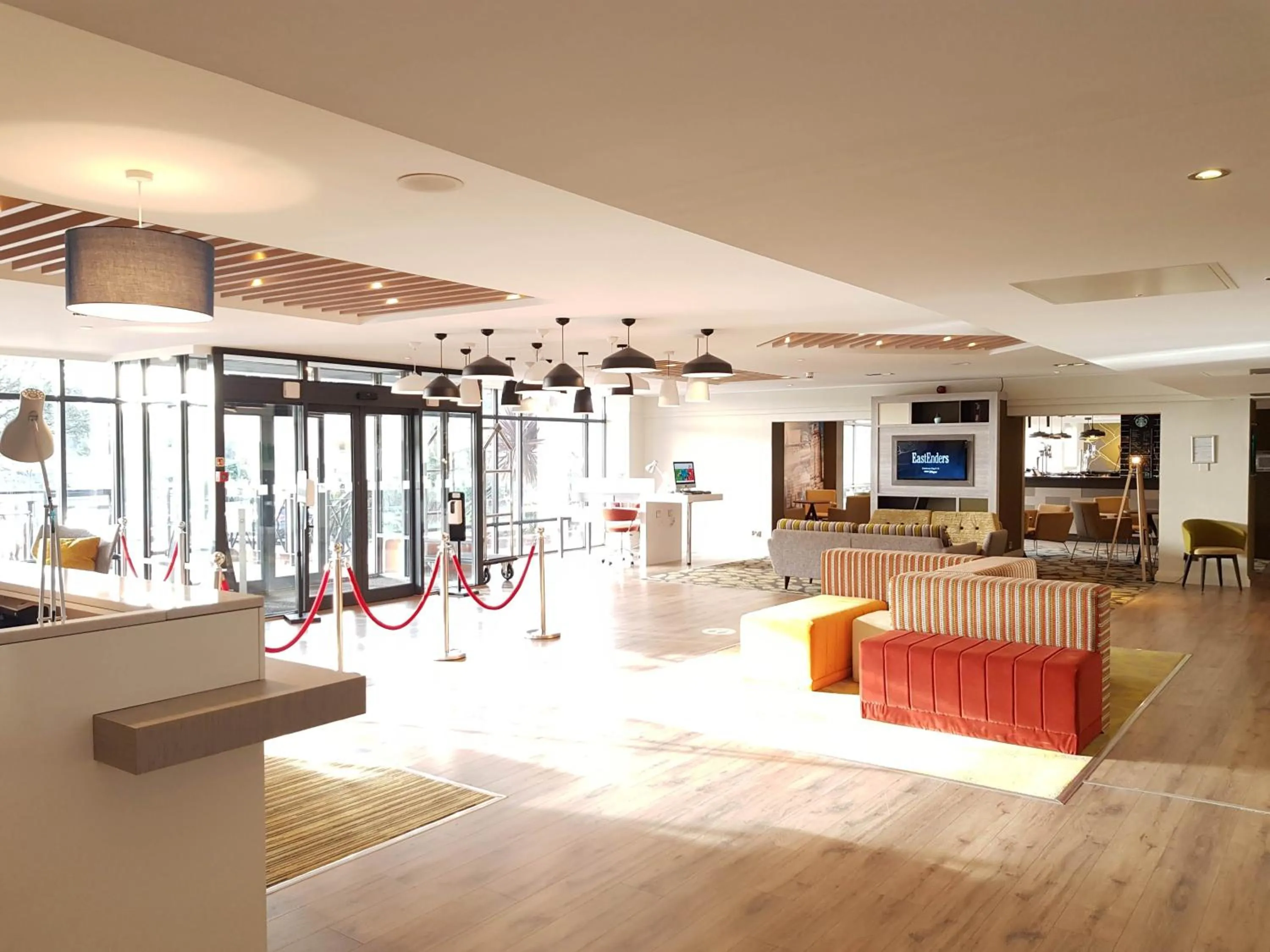 Property building in Holiday Inn Luton South - M1 Junction 9