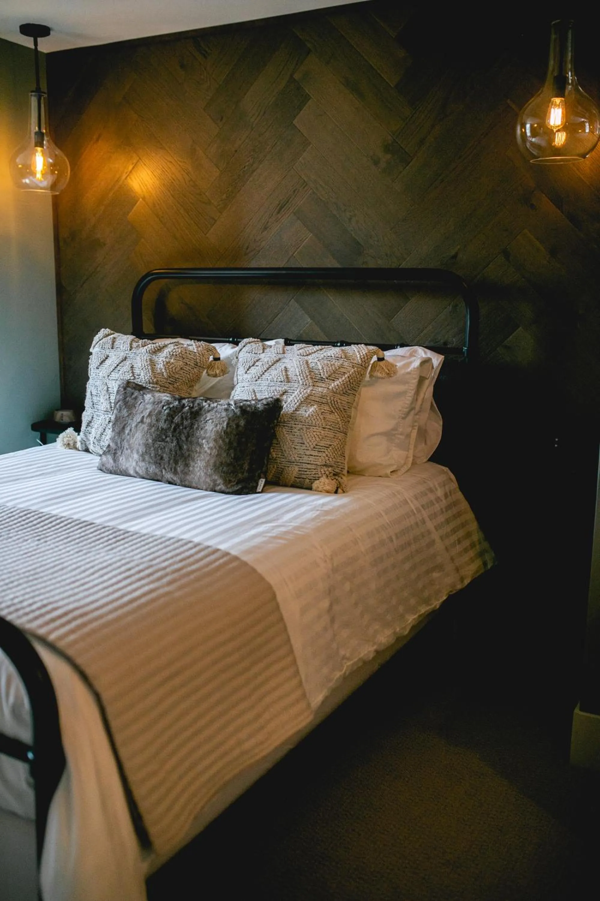 Bed in Historic Jacksonville Inn