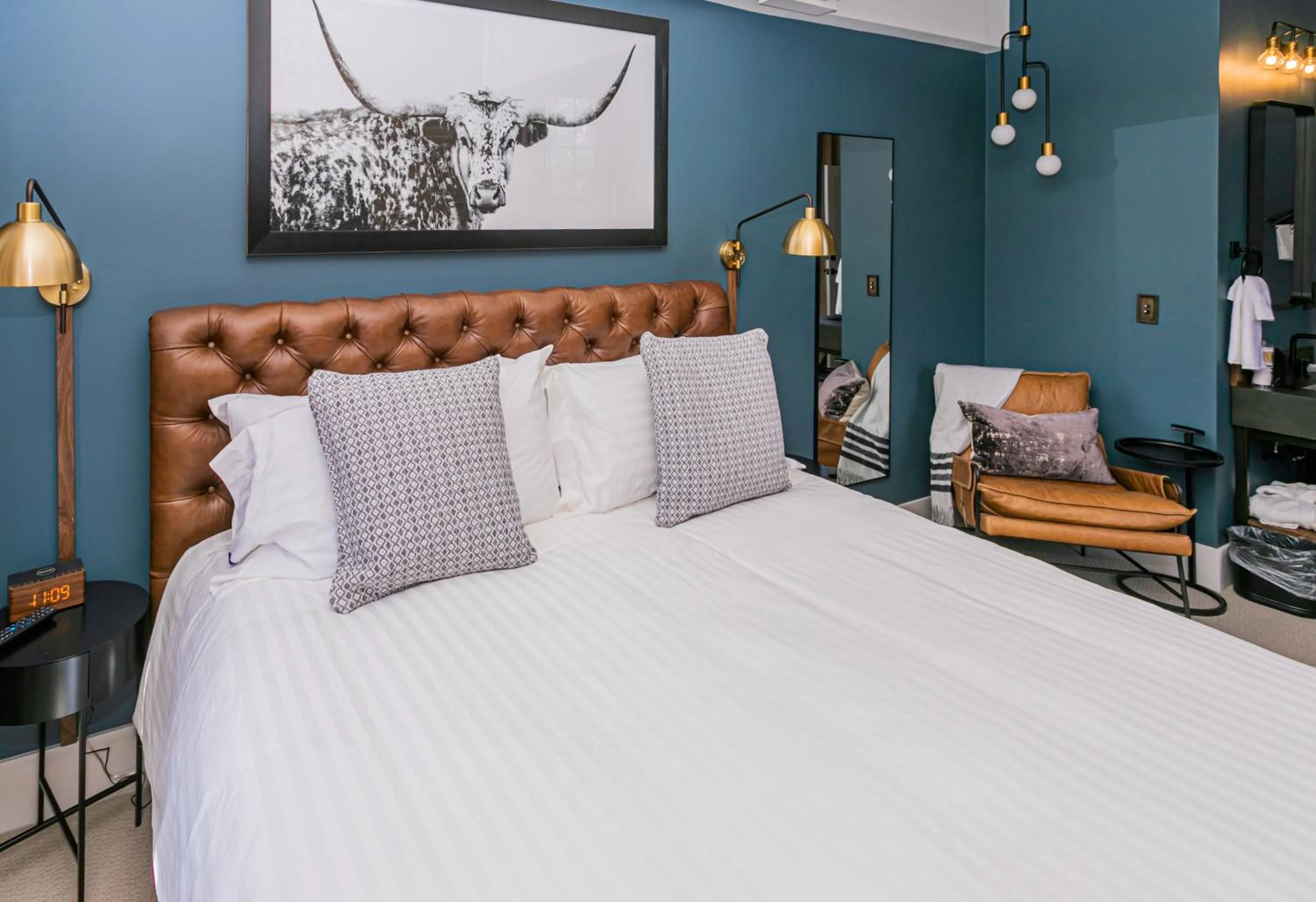 Bed in Historic Jacksonville Inn