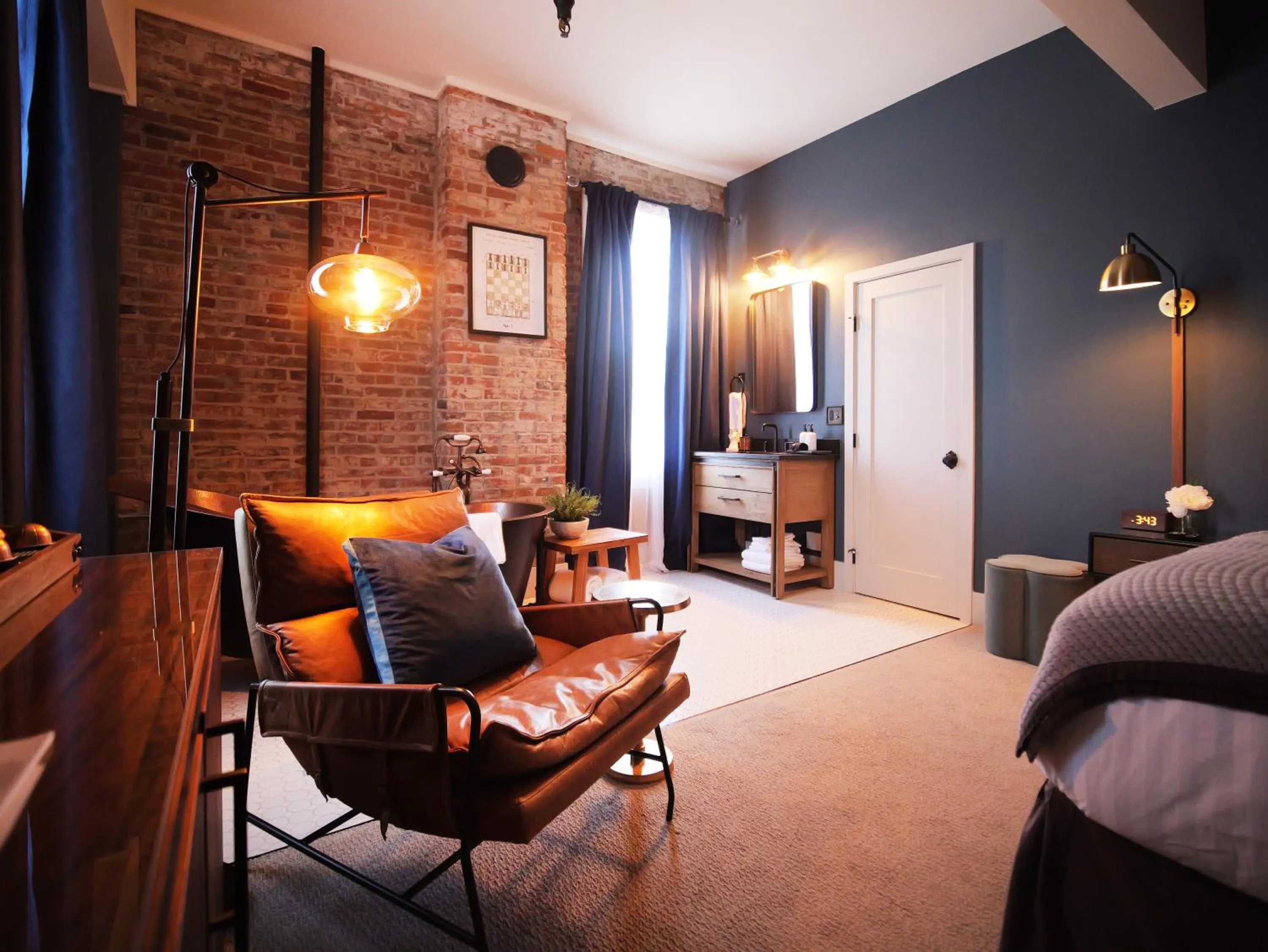 Bed in Historic Jacksonville Inn