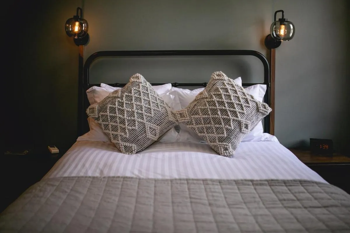 Bed in Historic Jacksonville Inn