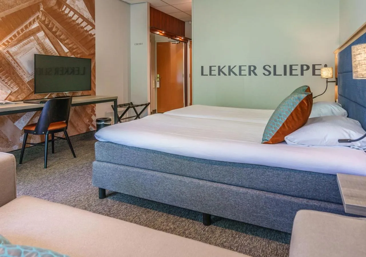 Bedroom, Bed in Parkhotel Tjaarda