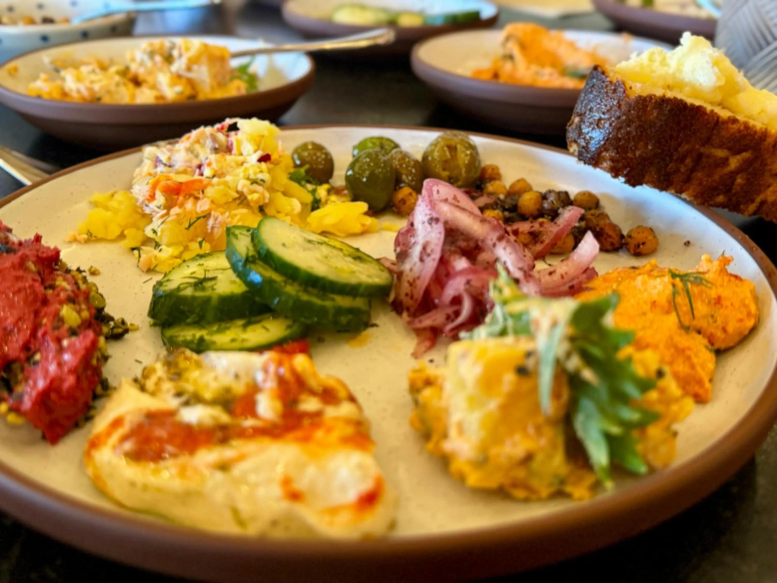 Restaurant/places to eat in Lodge At Marconi