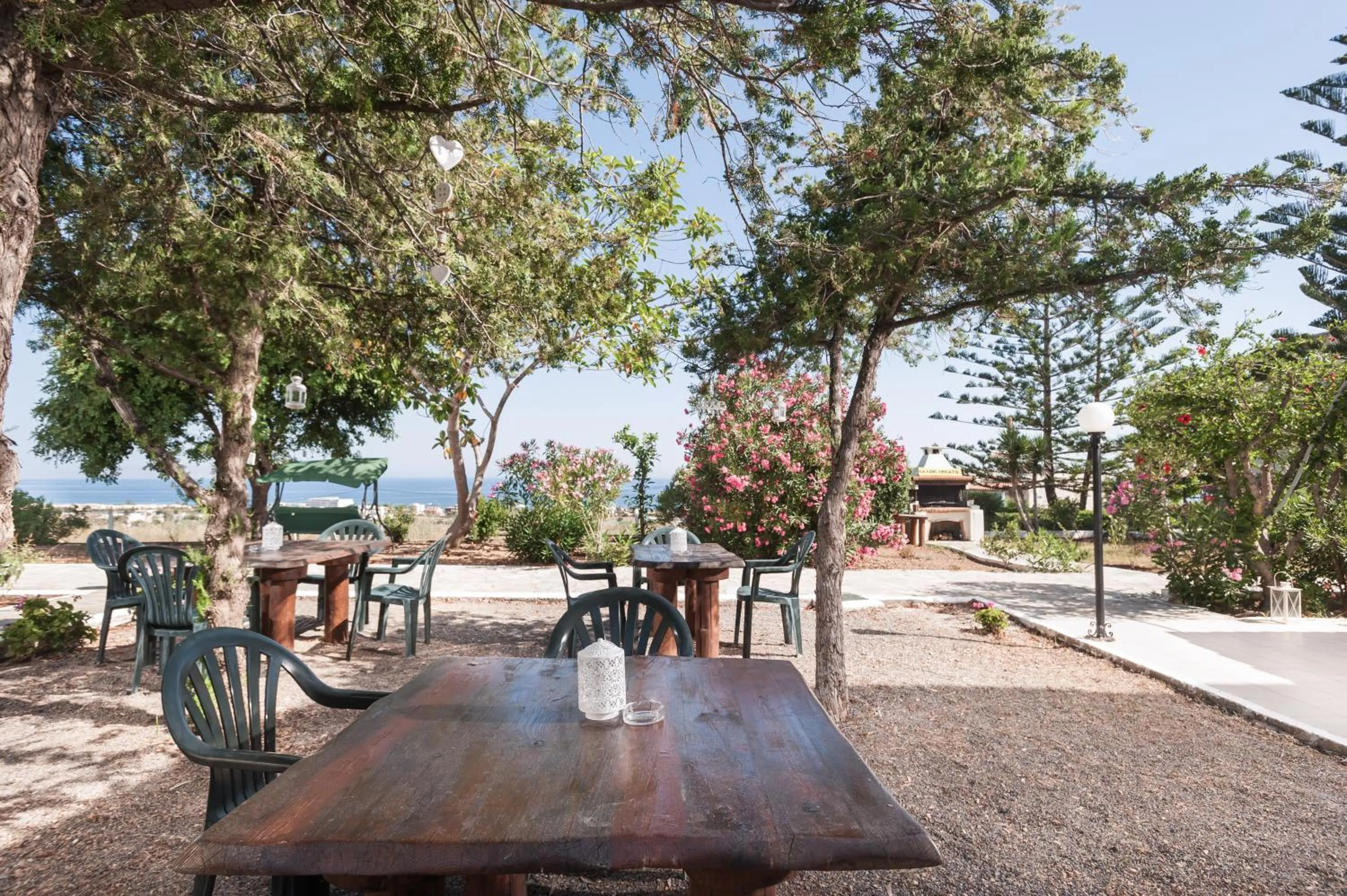 Garden in Panorama-Seaview Studios & Apartments