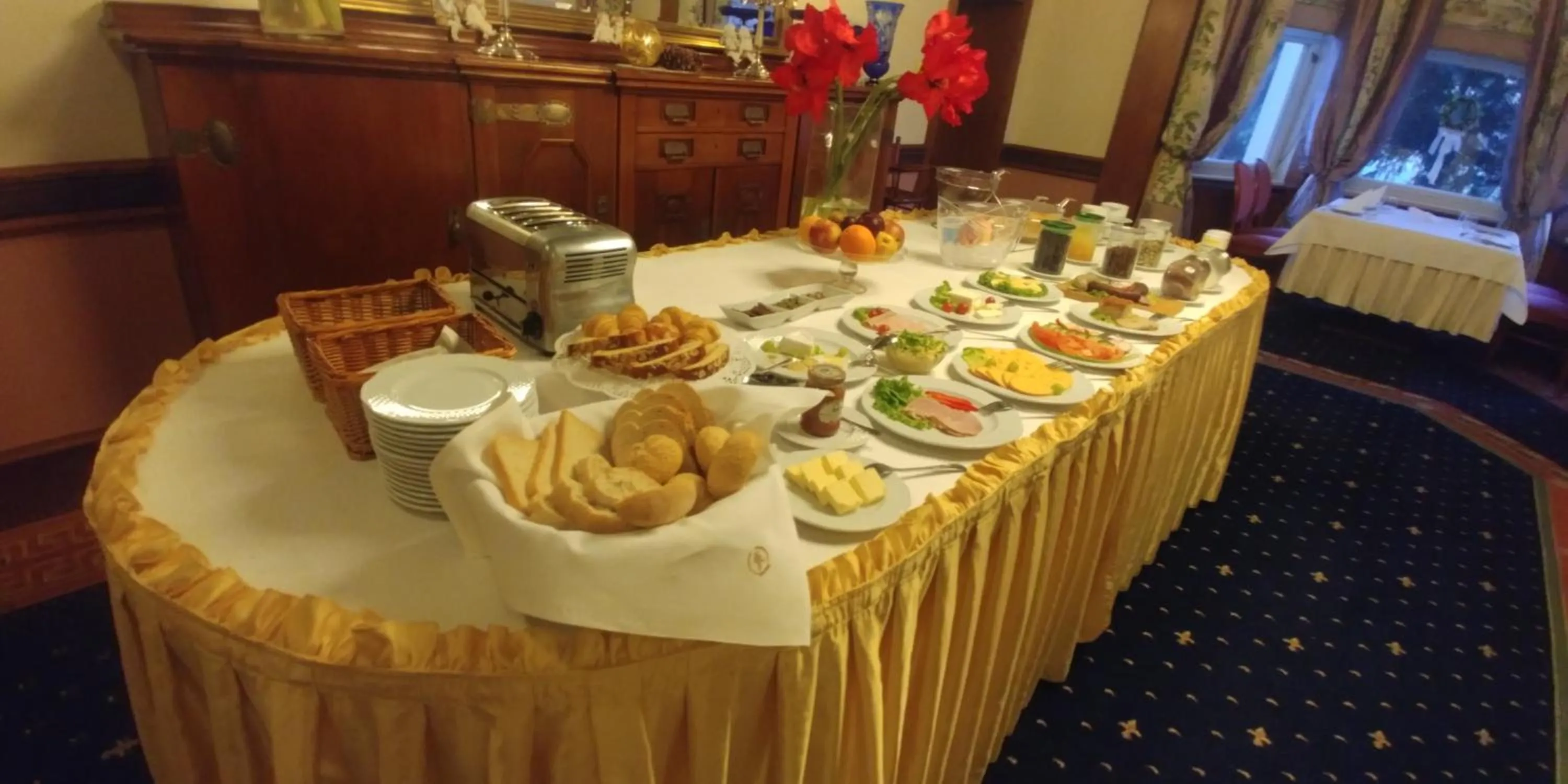 Breakfast in Rezydencja Willa Park & Restauracja