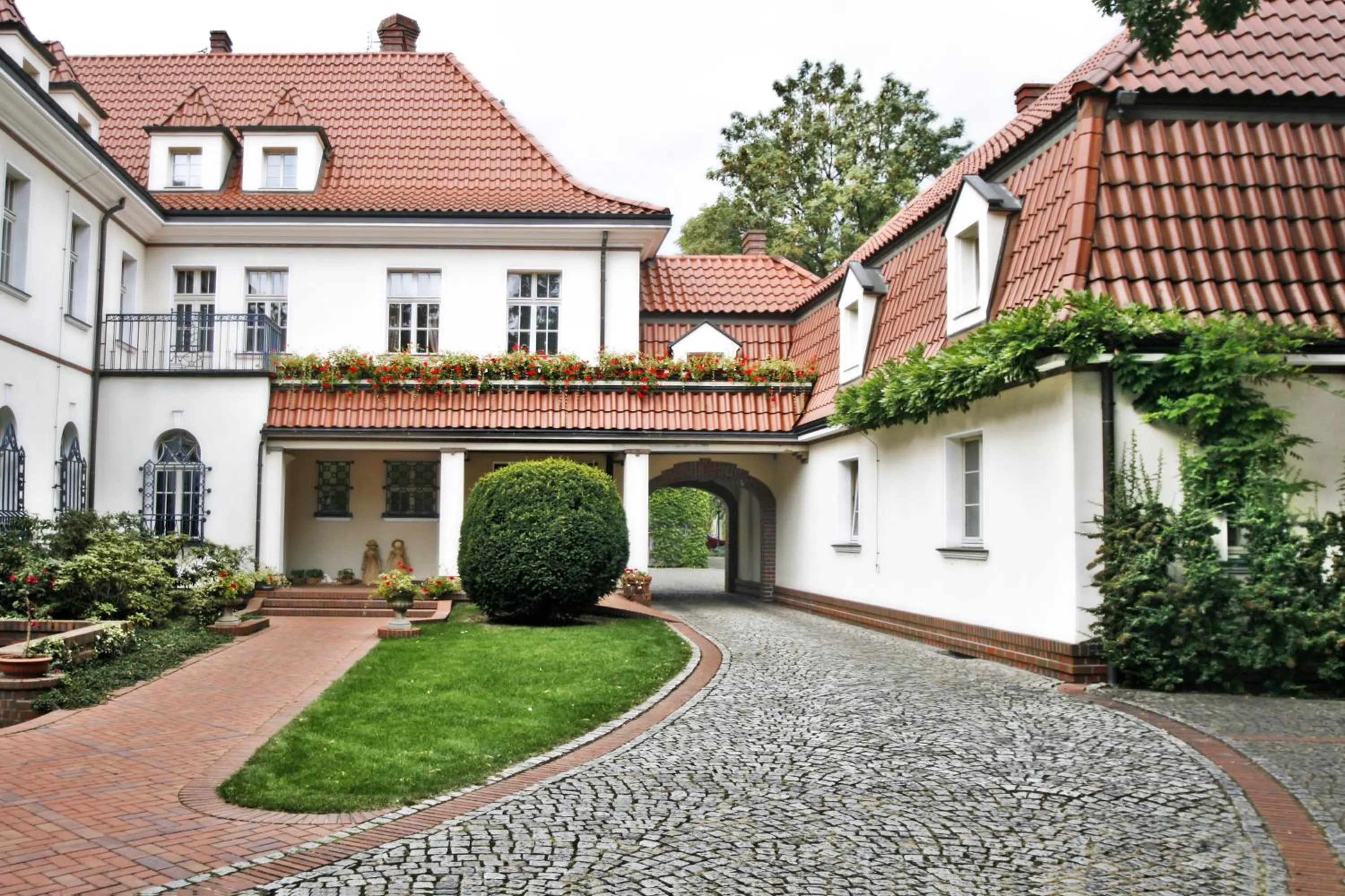 Facade/entrance in Rezydencja Willa Park & Restauracja