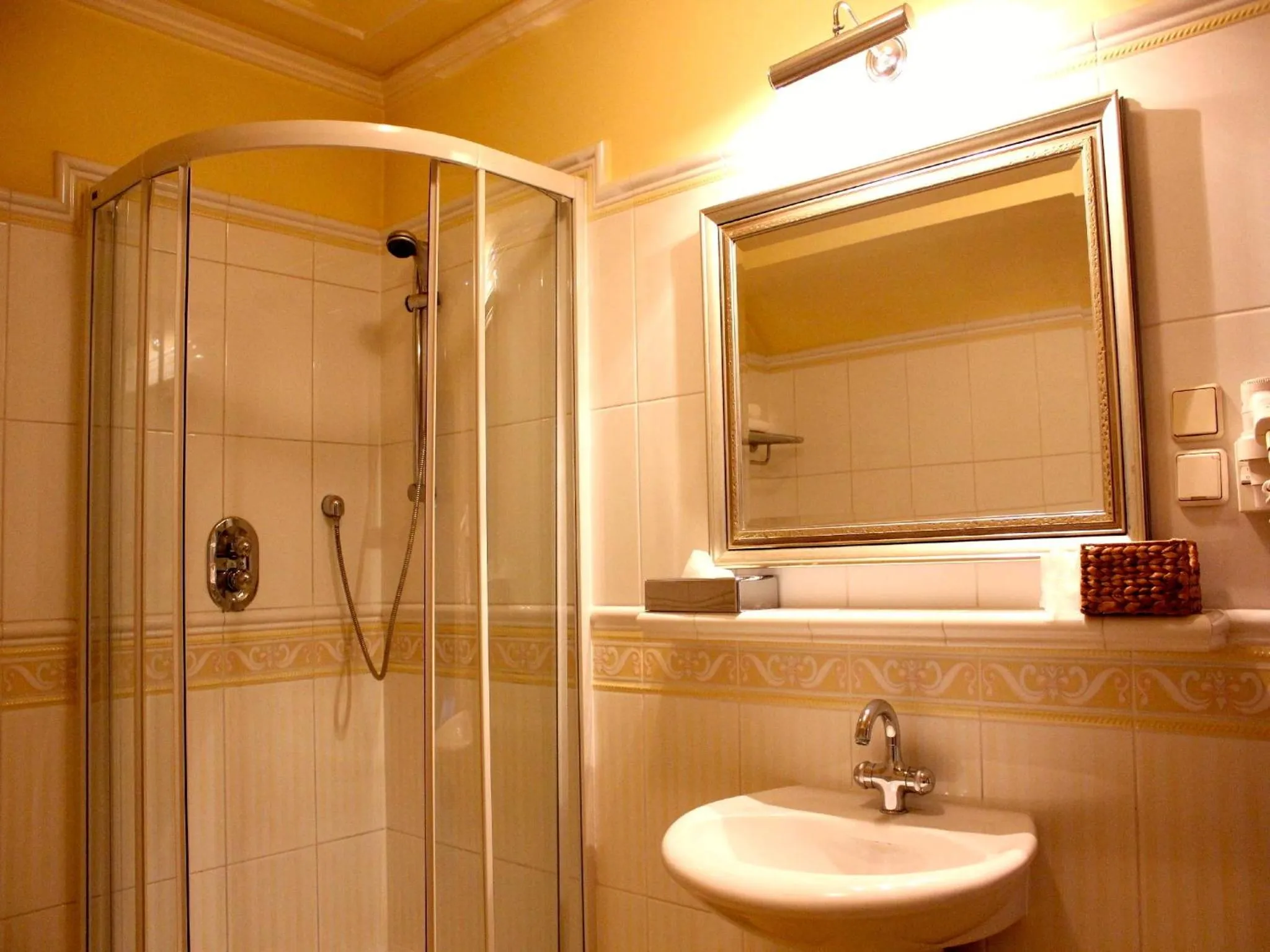 Shower in Rezydencja Willa Park & Restauracja