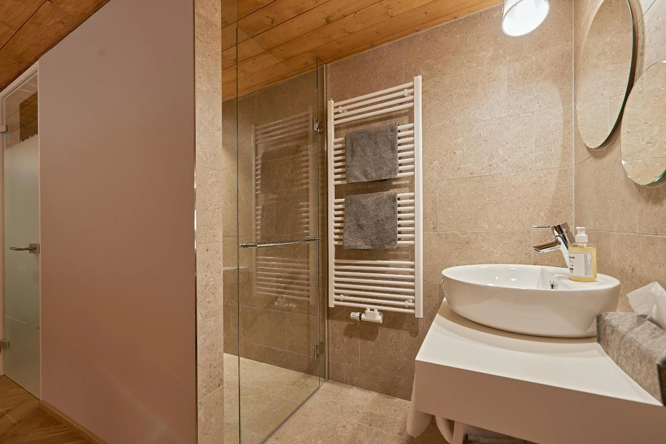 Shower in Hotel Rössle