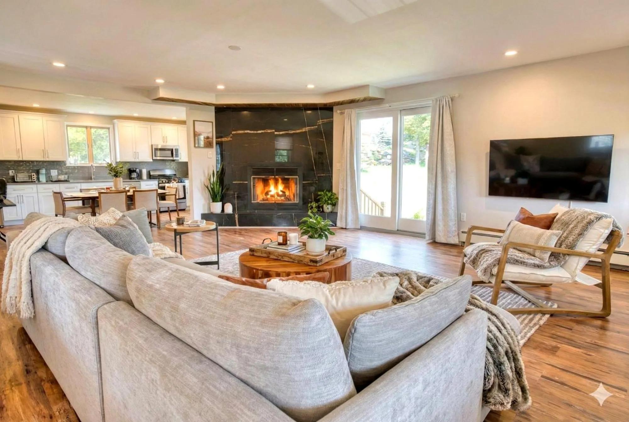 The Haüs Windham - Spacious Suites, Hot Tub, Mountain Views!