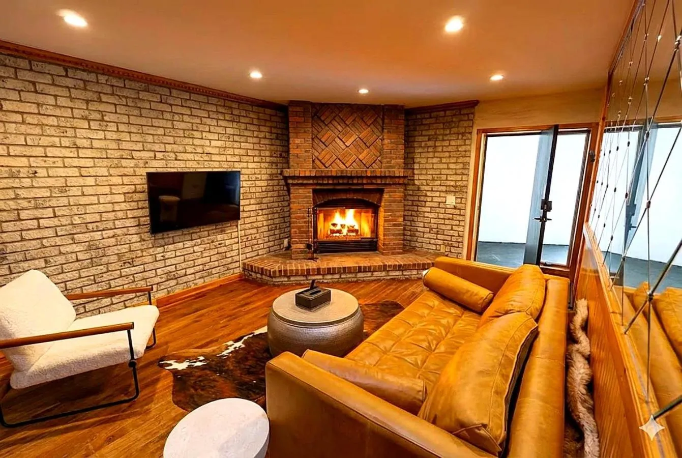 The Haüs Windham - Spacious Suites, Hot Tub, Mountain Views!