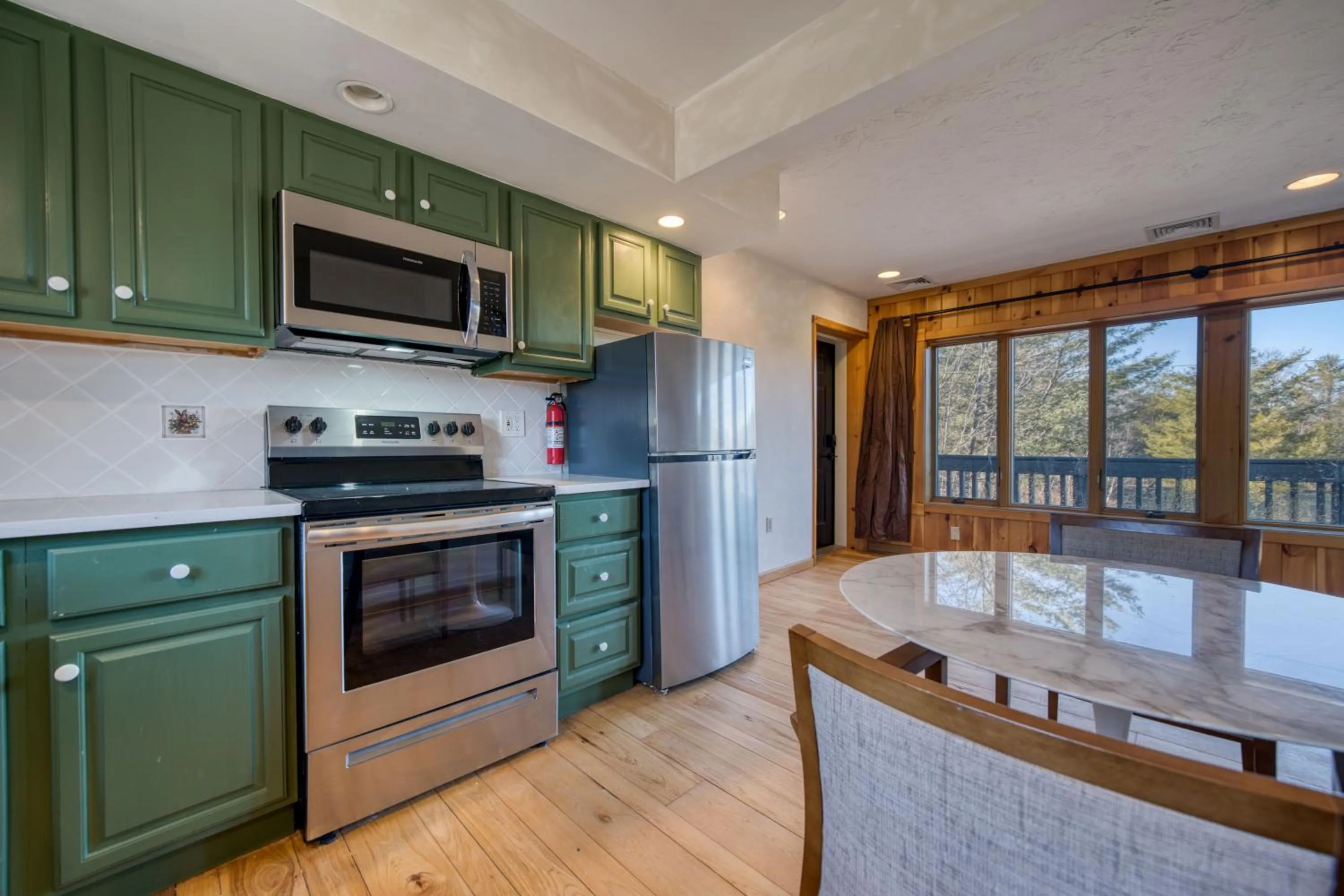 Kitchen or kitchenette in The Haüs Windham - Spacious Suites, Hot Tub, Mountain Views!