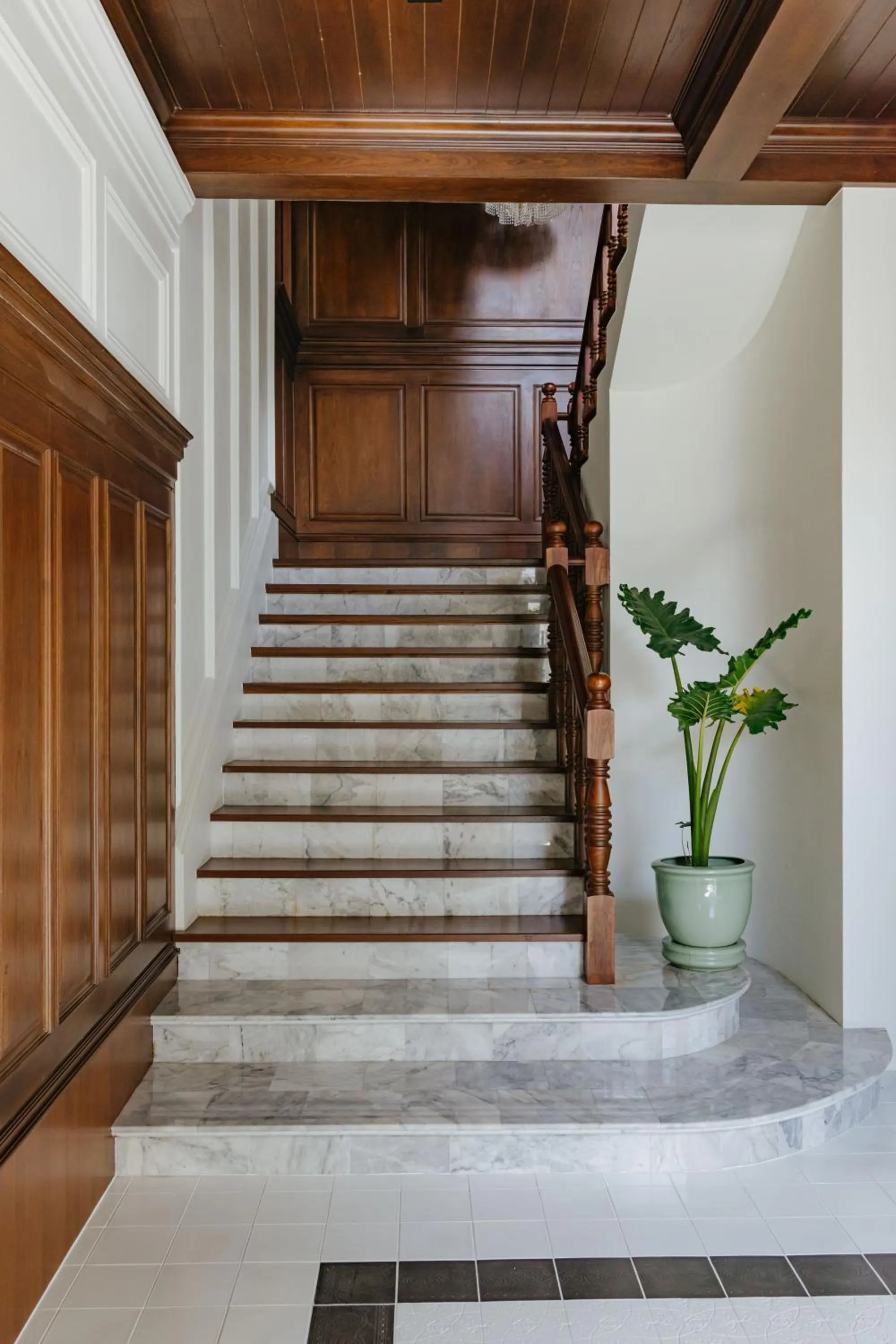 Property building in Coucou Hotel