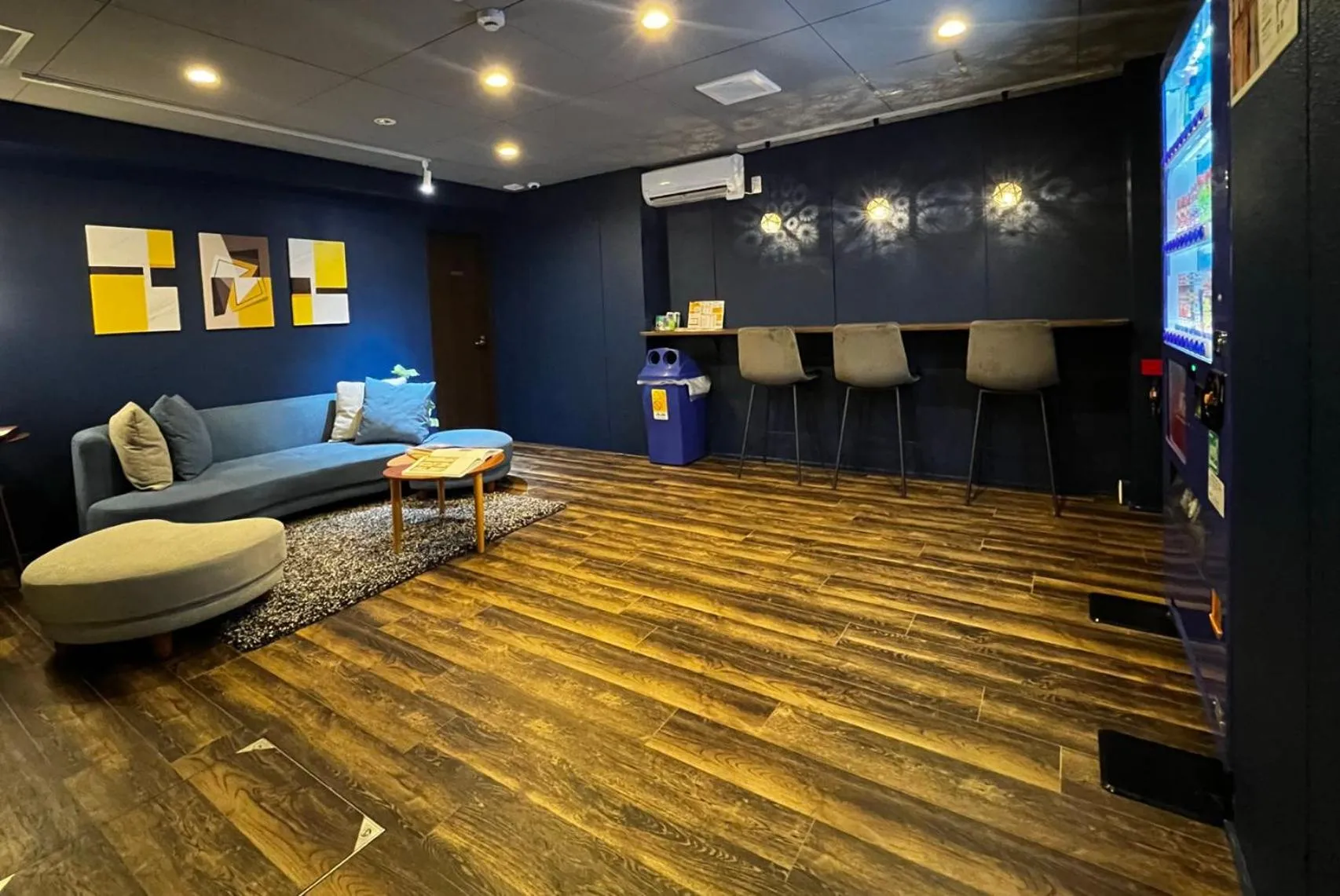 Communal lounge/ TV room in INA HOUSE GION