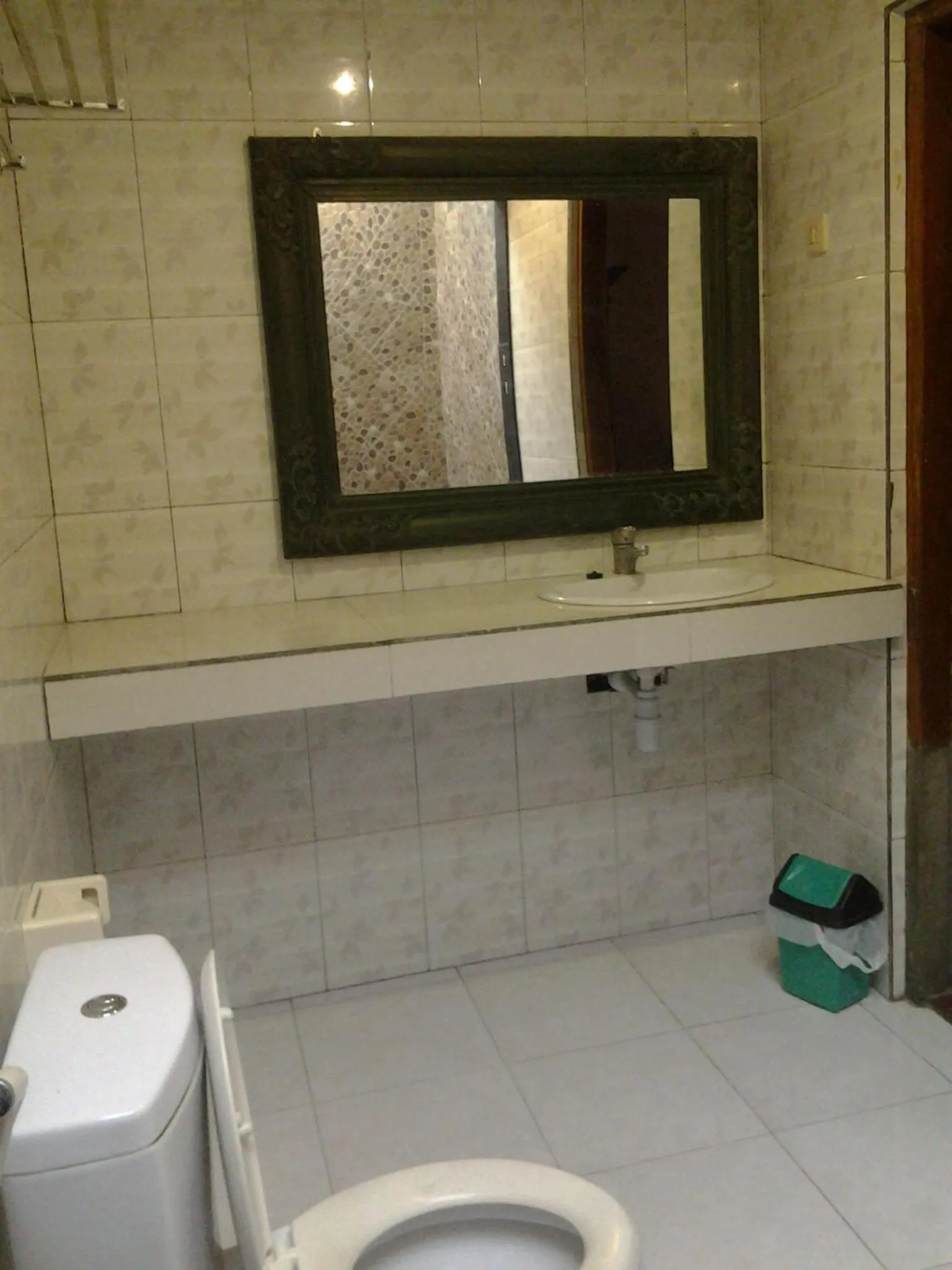 Bathroom in Mahendra Beach Inn