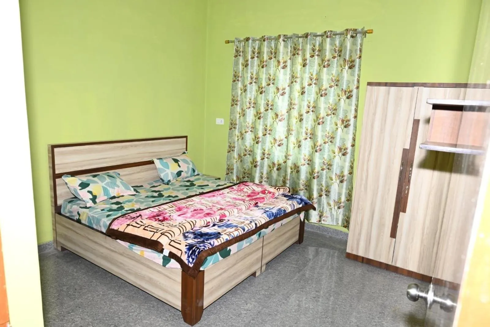 Bedroom, Bed in Hotel O The Glide Inn Hotel & Restaurant