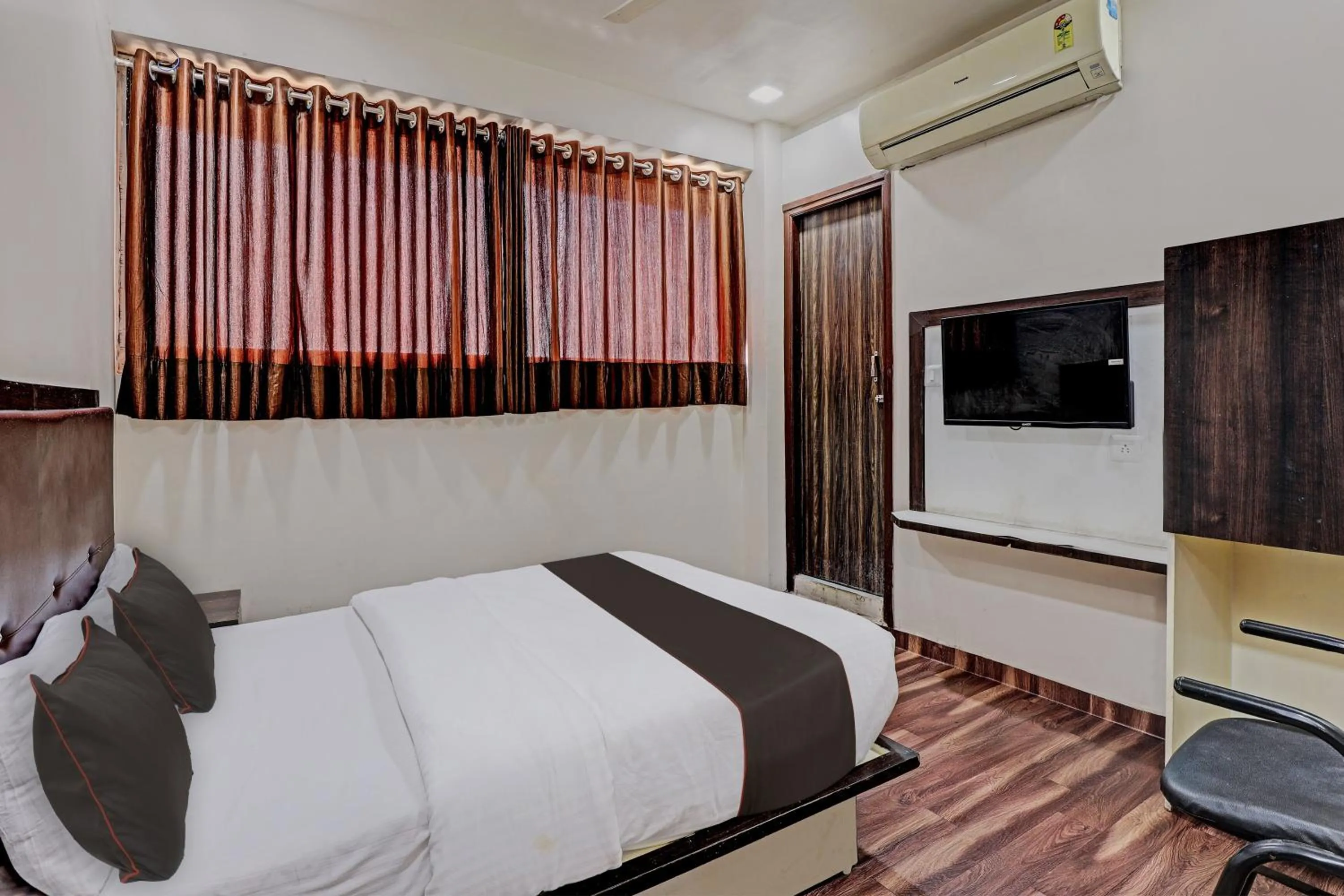 Lobby or reception in Hotel O Royal Inn