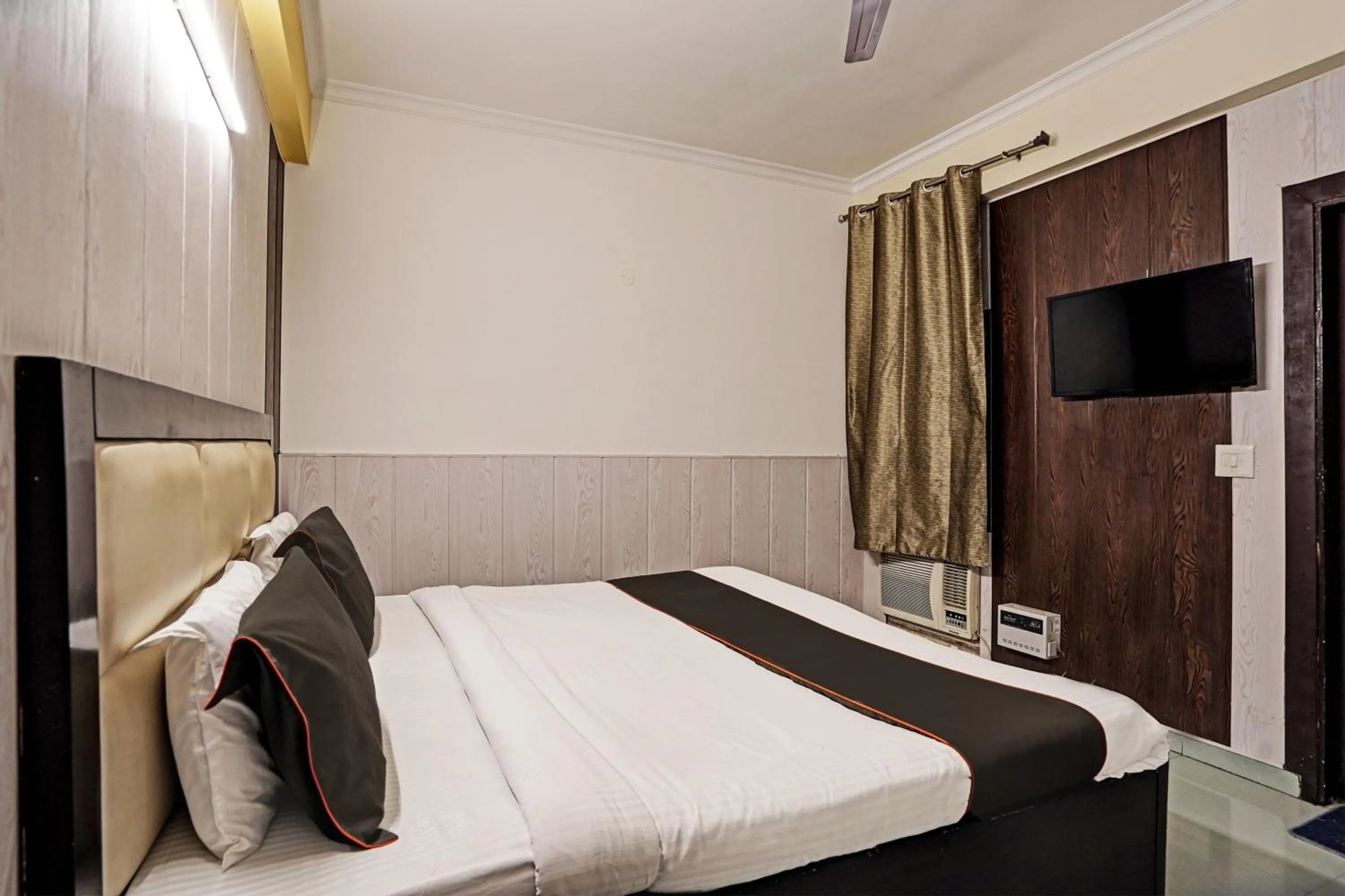 Bedroom, Bed in Capital O Bk House