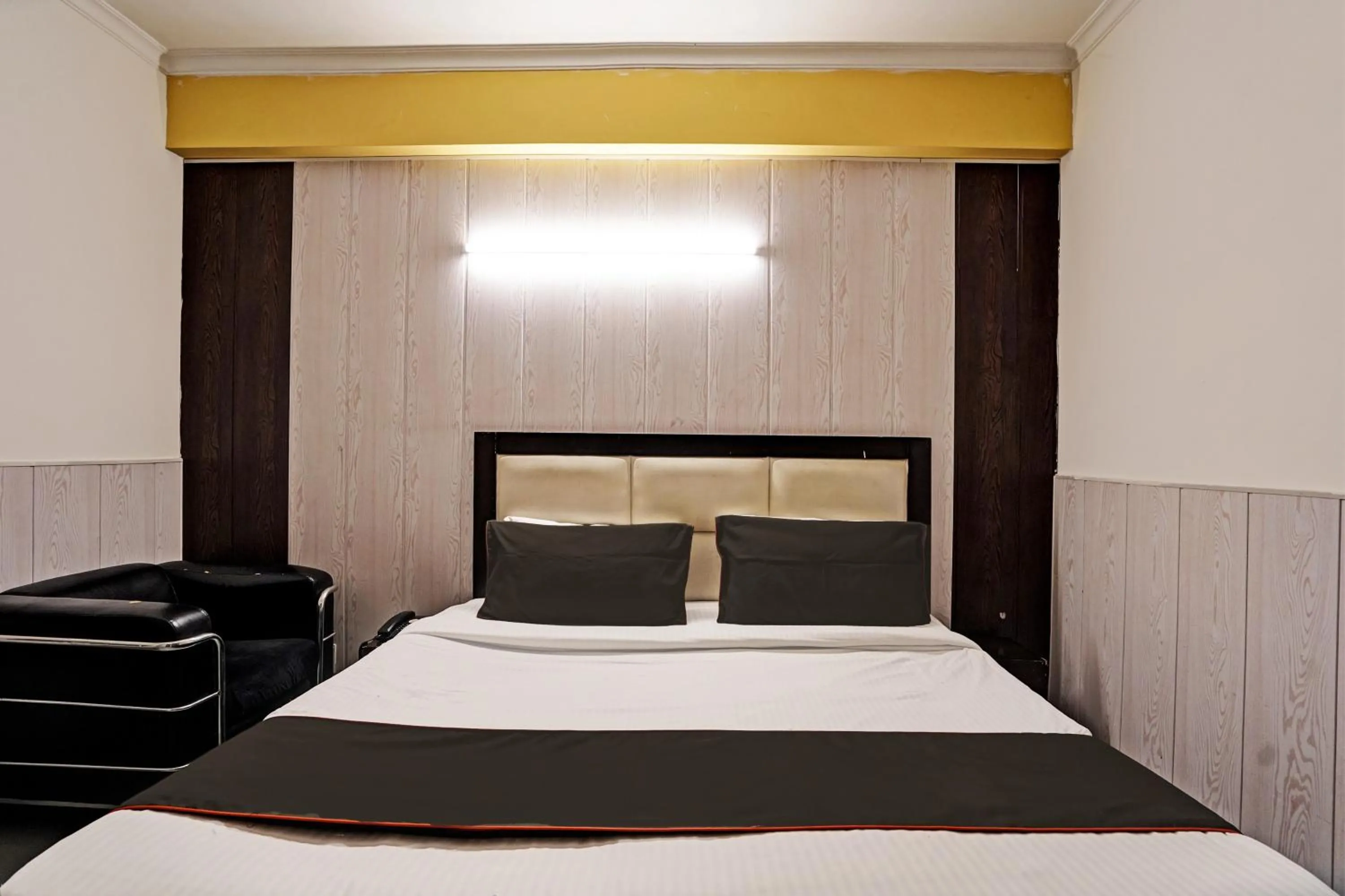 Bedroom, Bed in Capital O Bk House