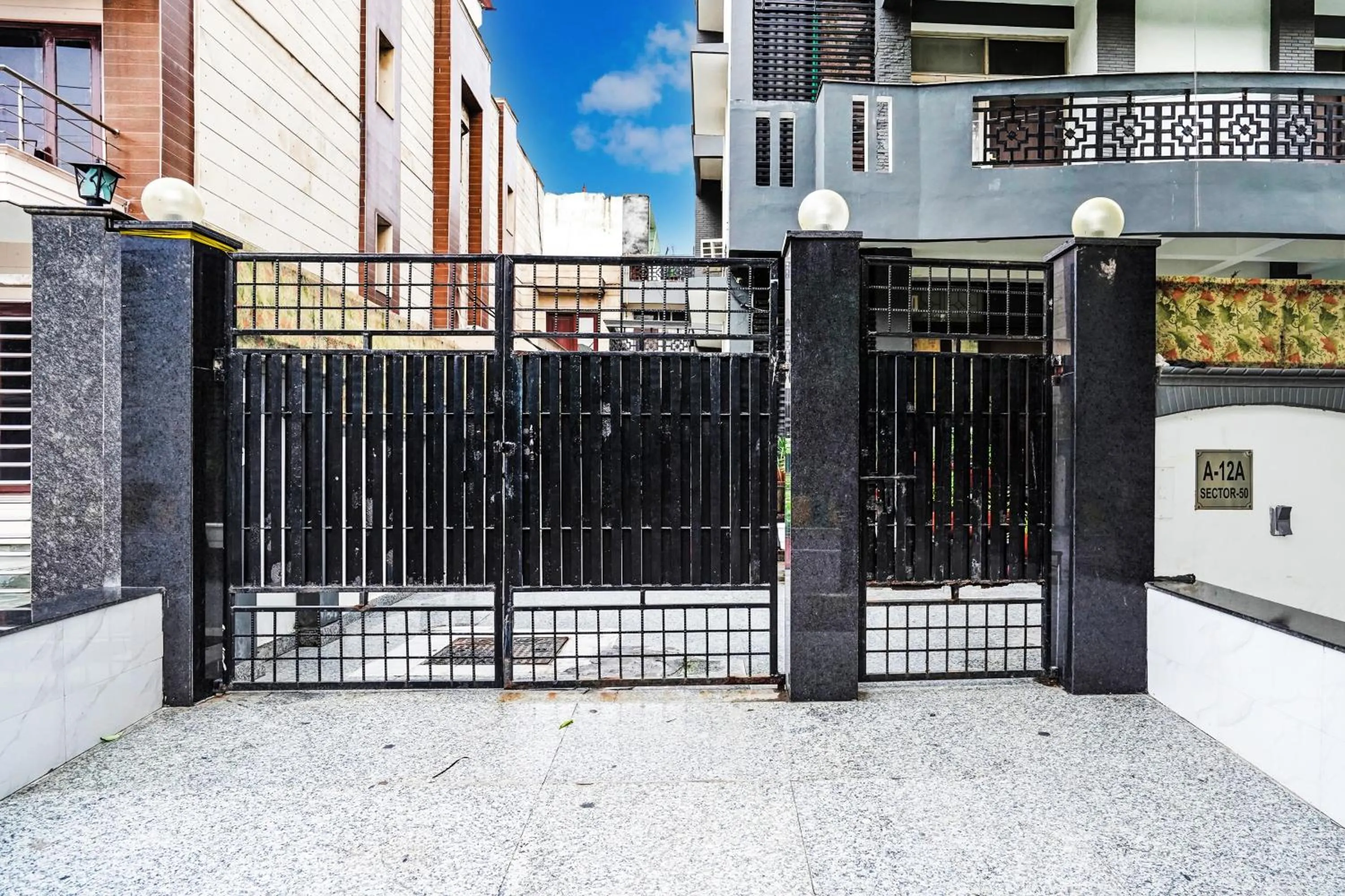 Facade/entrance in Capital O Bk House