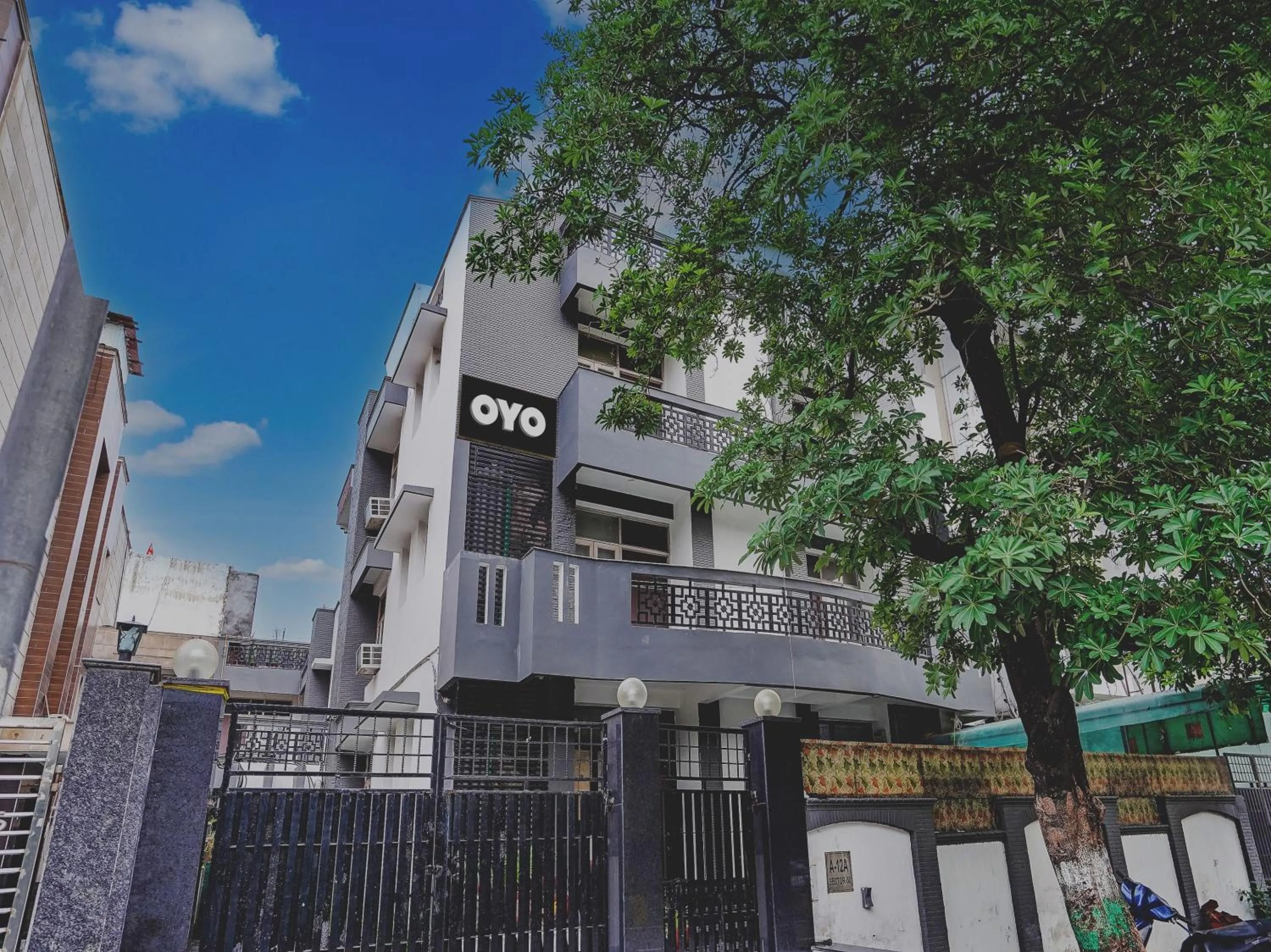 Facade/entrance in Capital O Bk House