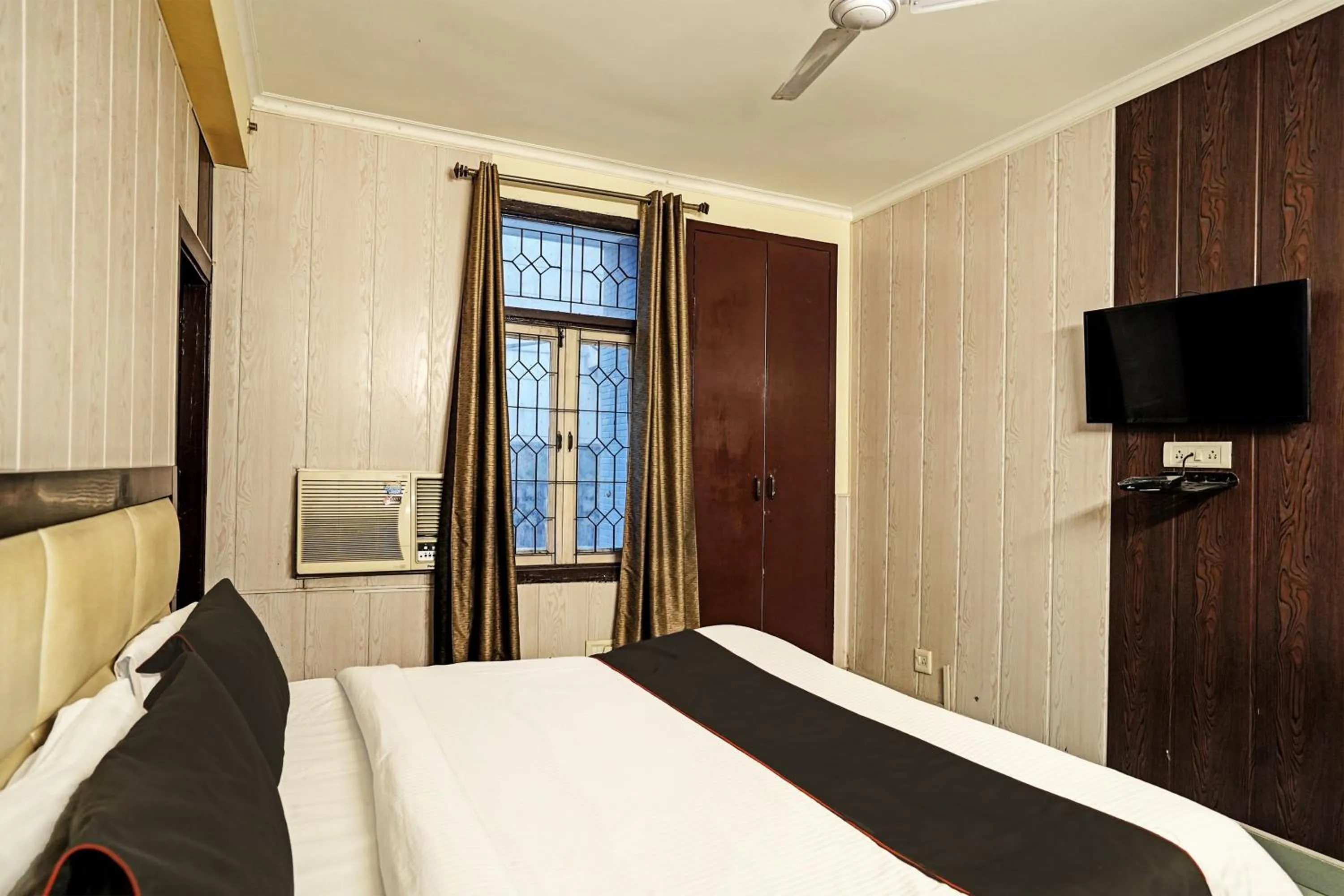 Bedroom, Bed in Capital O Bk House