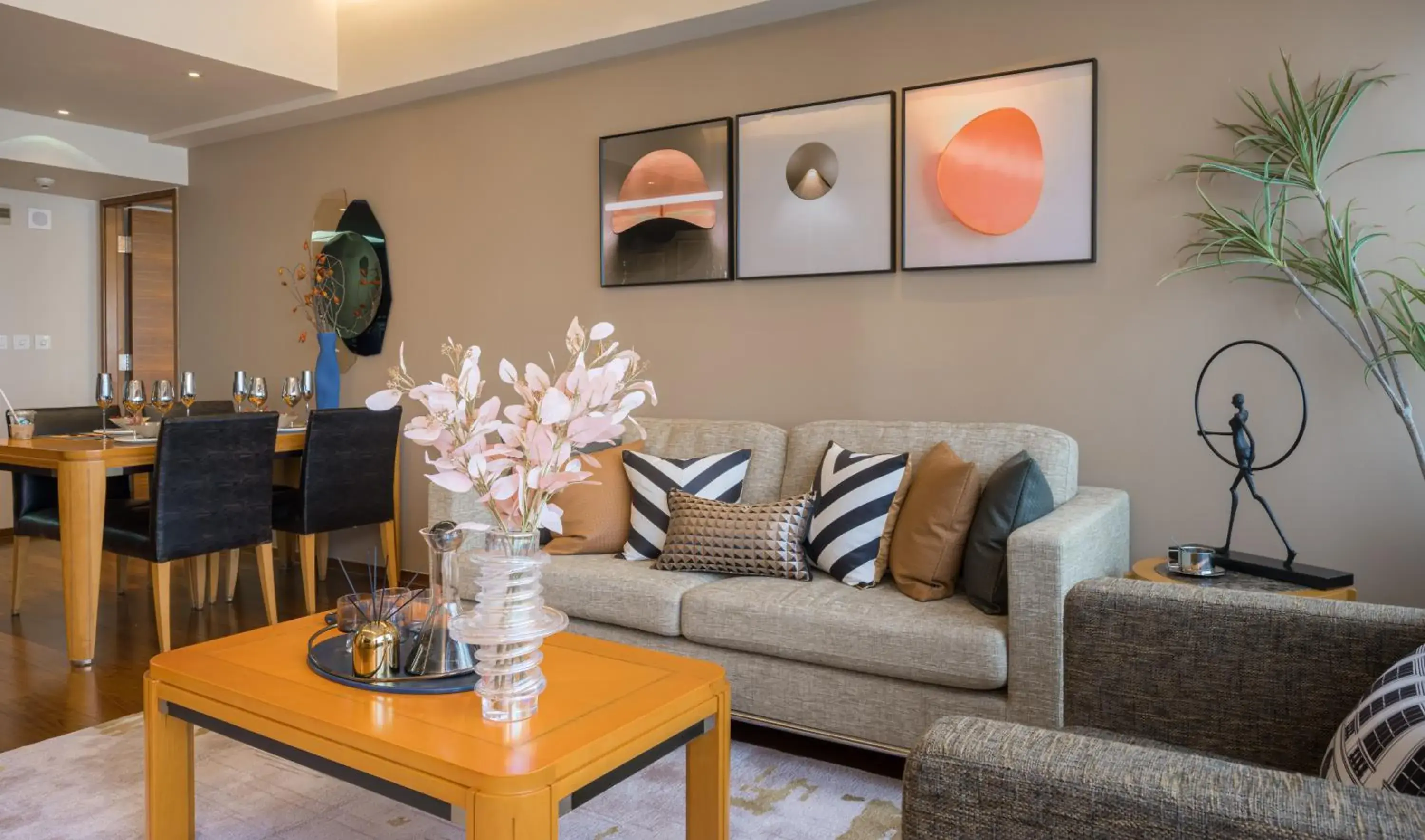 Three-Bedroom Apartment in Shanghai Centre Serviced Apartment Three-Bedroom Apartment in Shanghai Centre Serviced Apartment